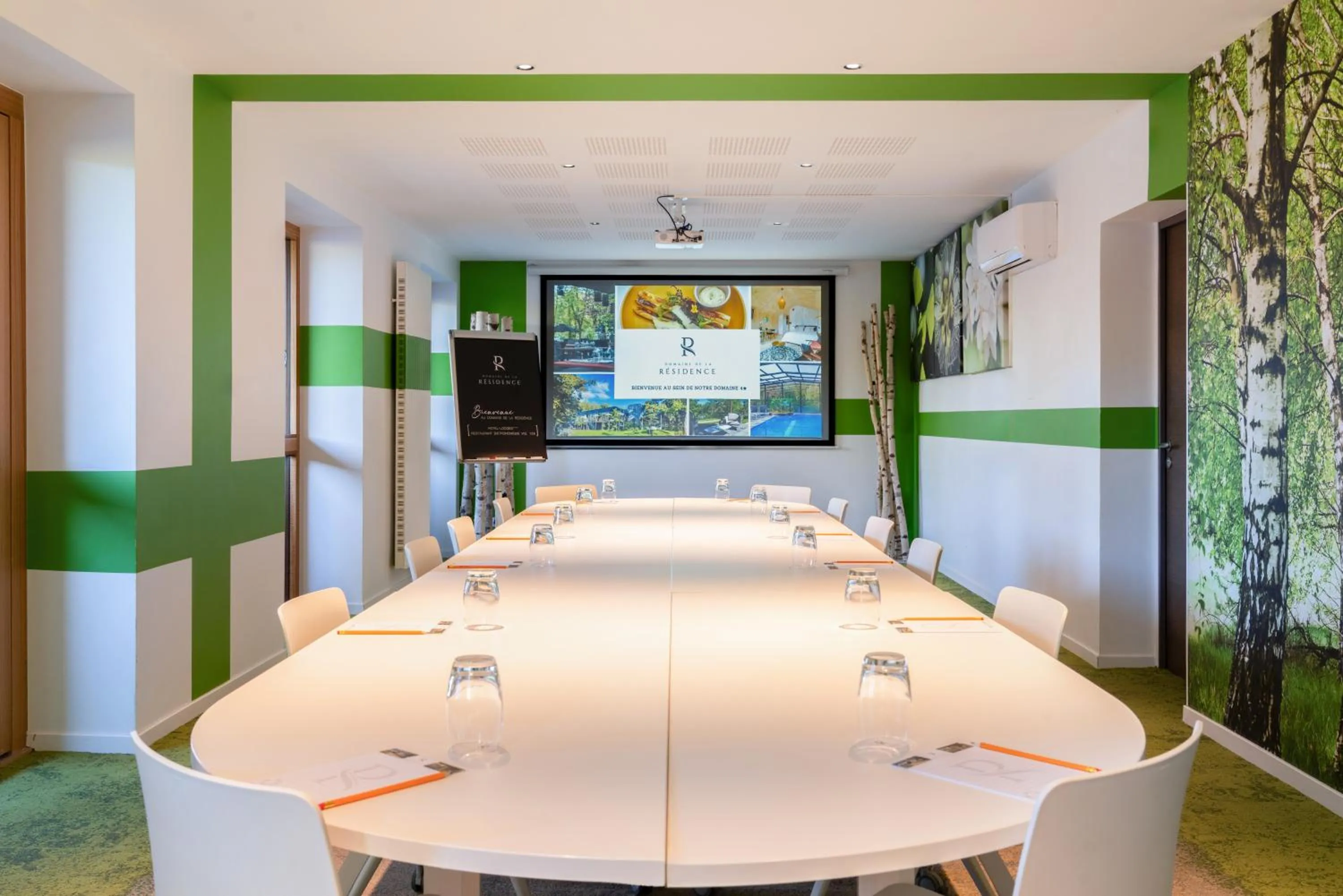 Meeting/conference room in Domaine de la Résidence - Hôtel, Spa & Restaurant