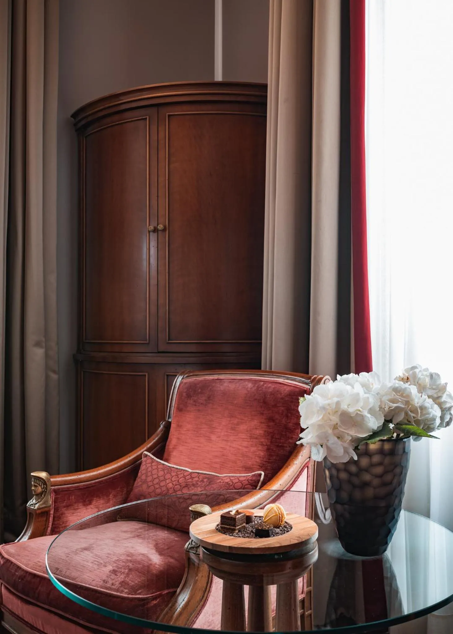 TV and multimedia in Althoff Grandhotel Schloss Bensberg