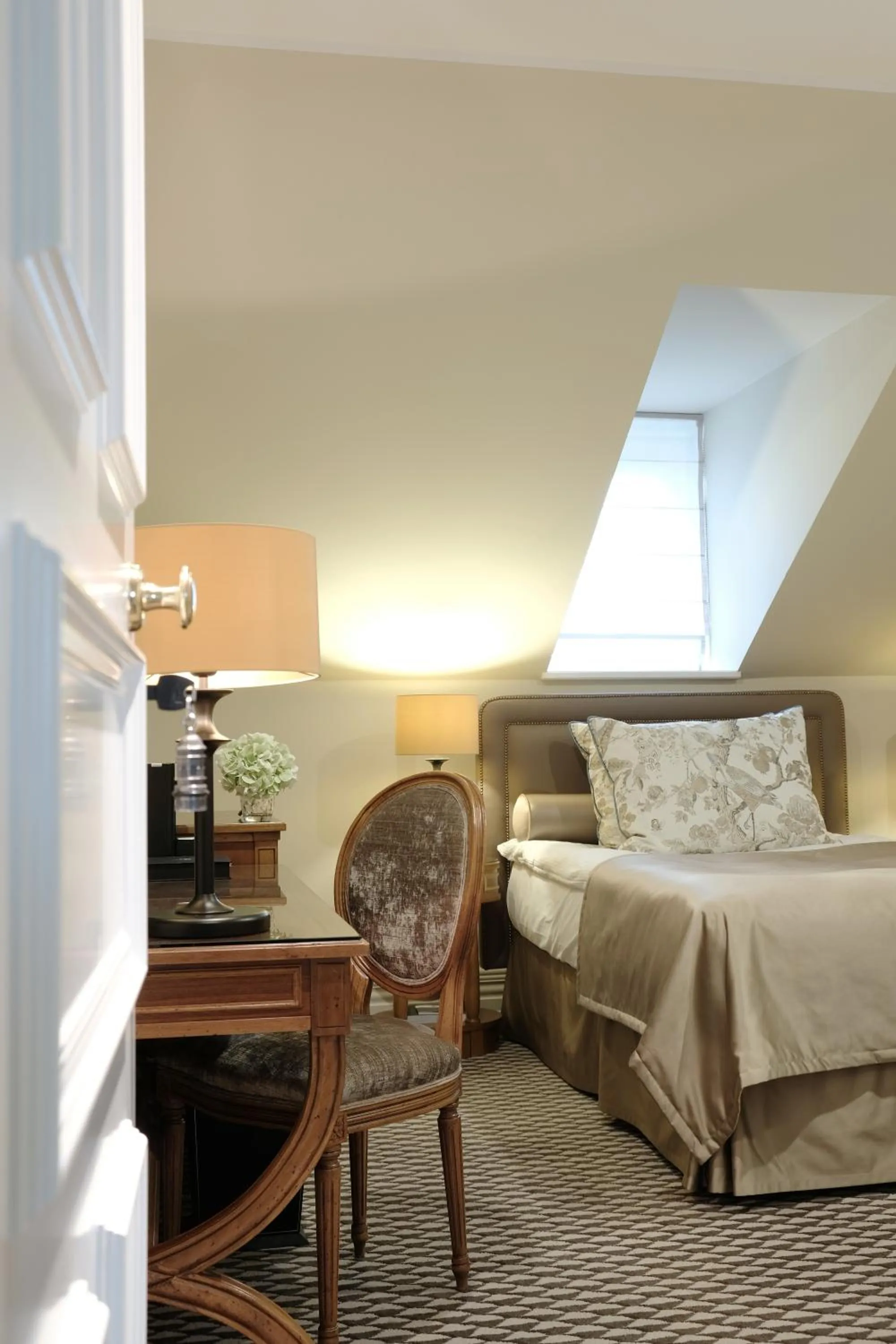 Bedroom, Bed in Althoff Grandhotel Schloss Bensberg