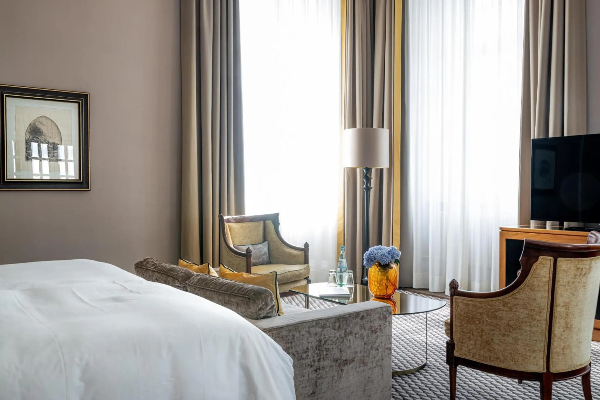 Seating area, Bed in Althoff Grandhotel Schloss Bensberg