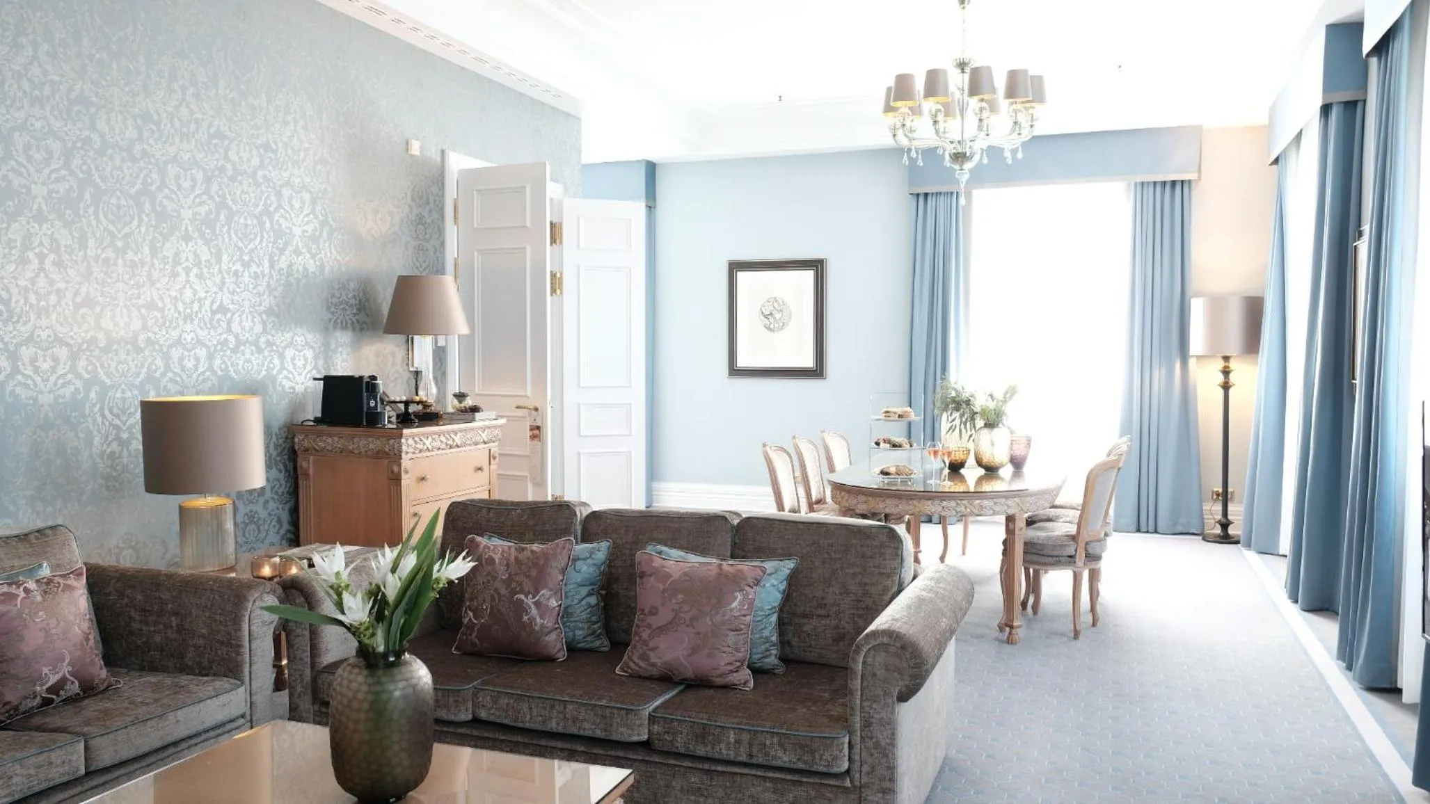 Living room in Althoff Grandhotel Schloss Bensberg