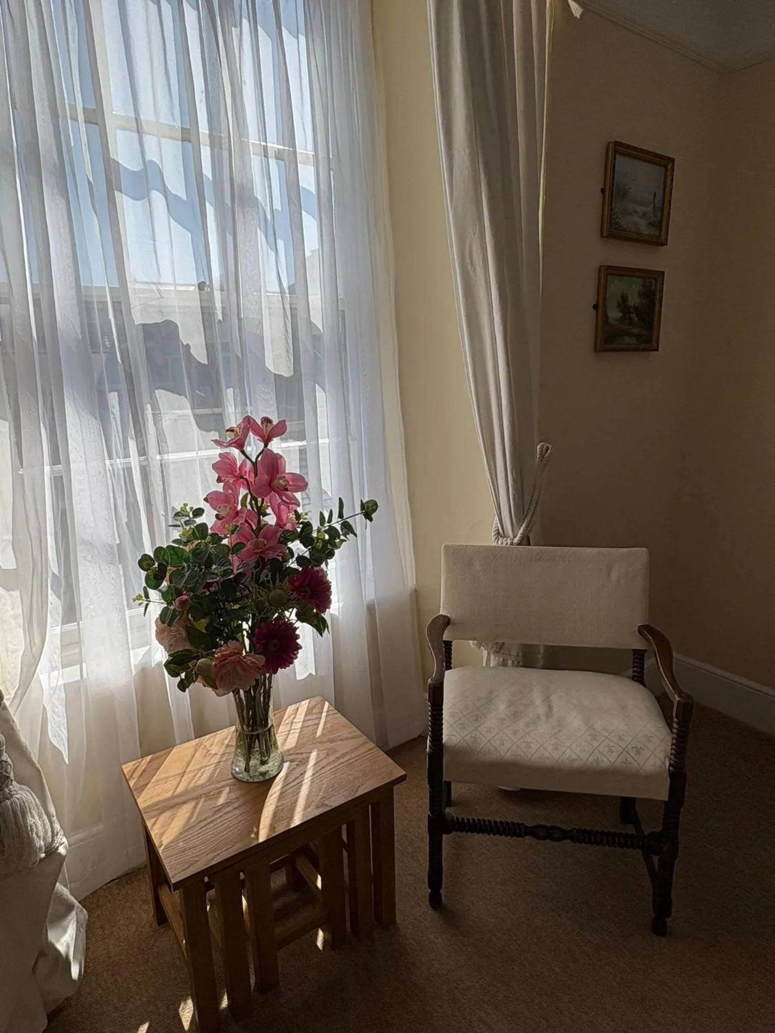 Seating area in Union Hotel