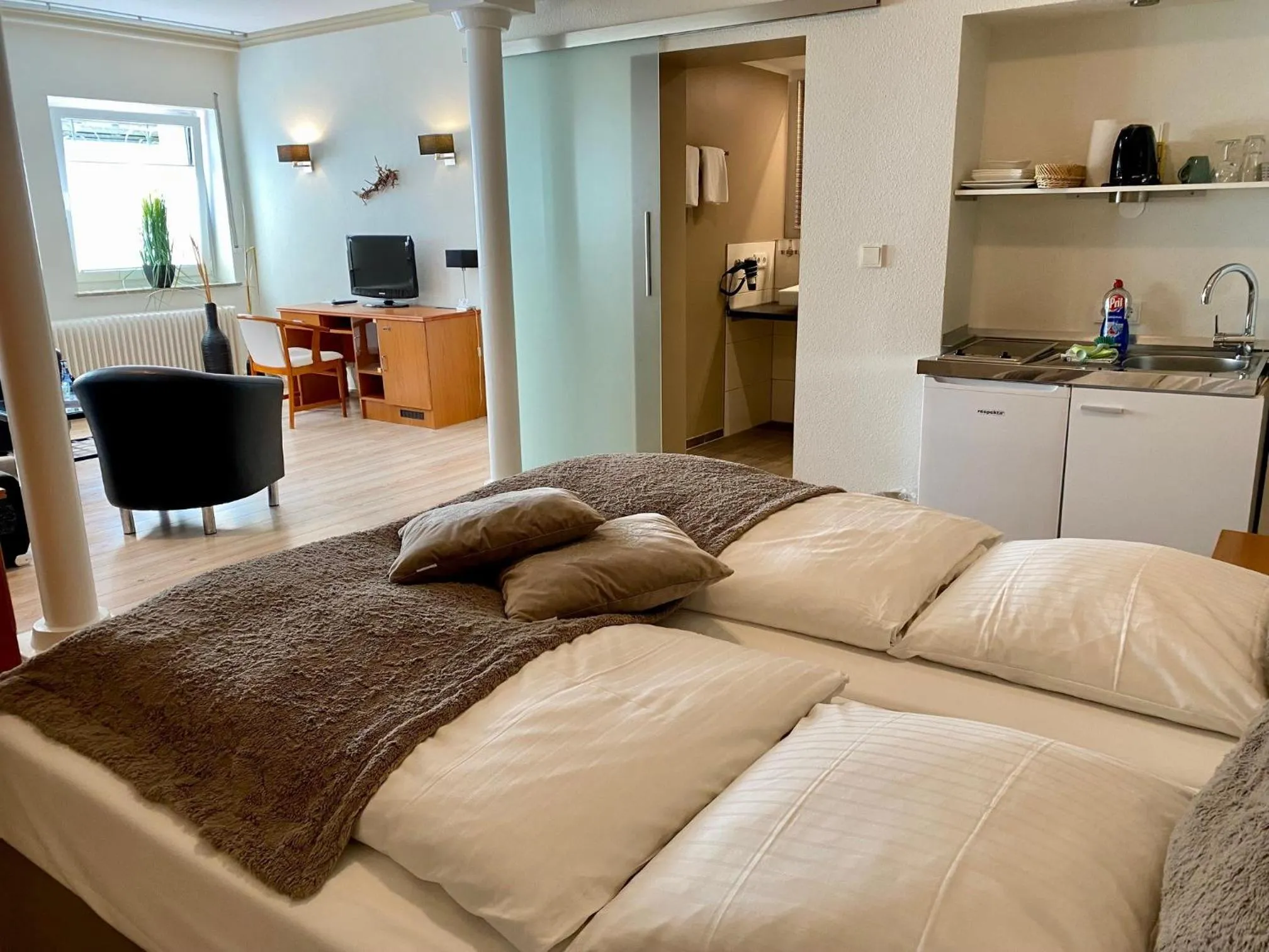 Kitchen or kitchenette, Bed in Arthotel ANA Residence Bremen