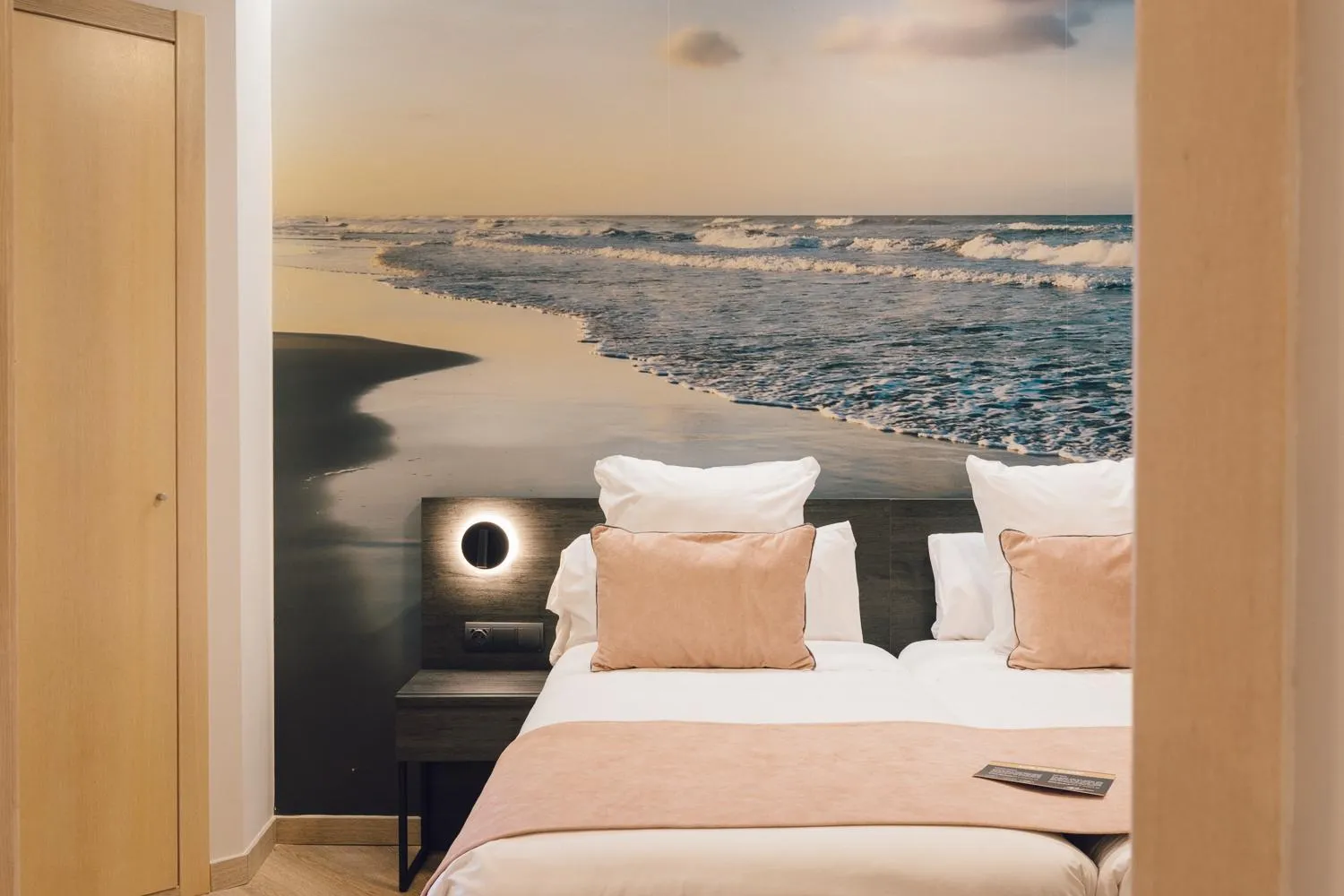 Bed in Palau Suites & Apartments