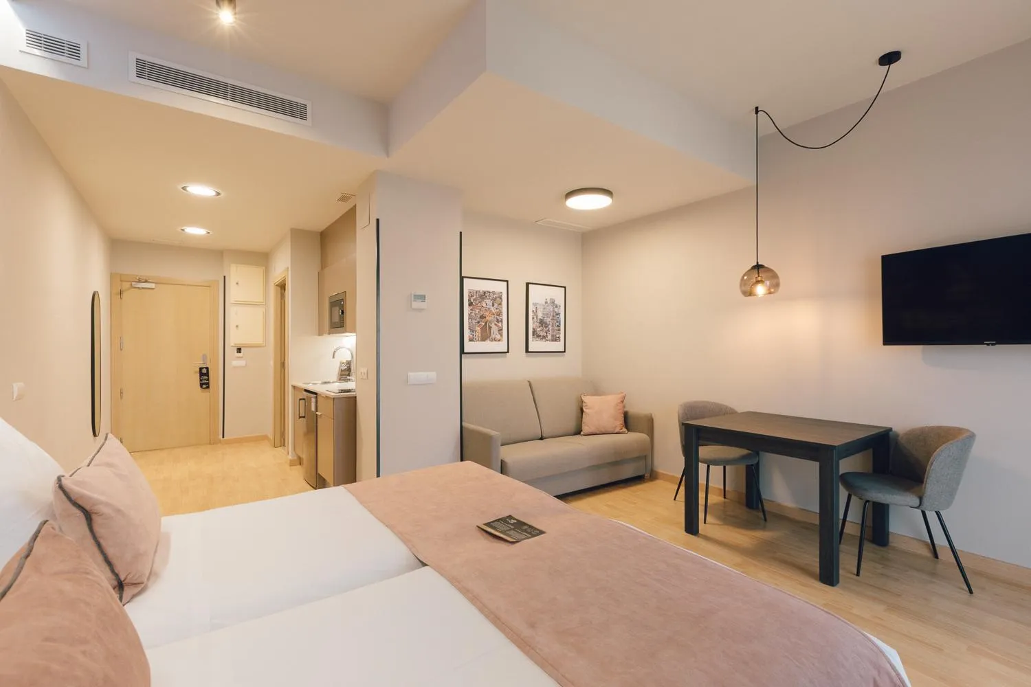 Bed in Palau Suites & Apartments