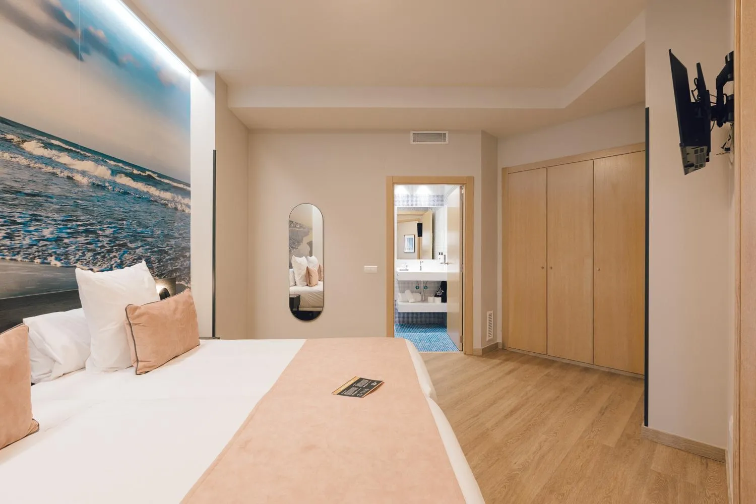 Bed in Palau Suites & Apartments