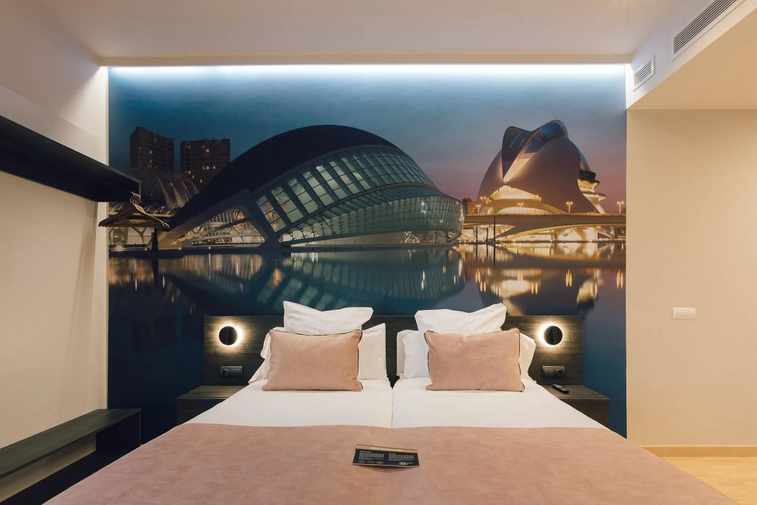 Bed in Palau Suites & Apartments