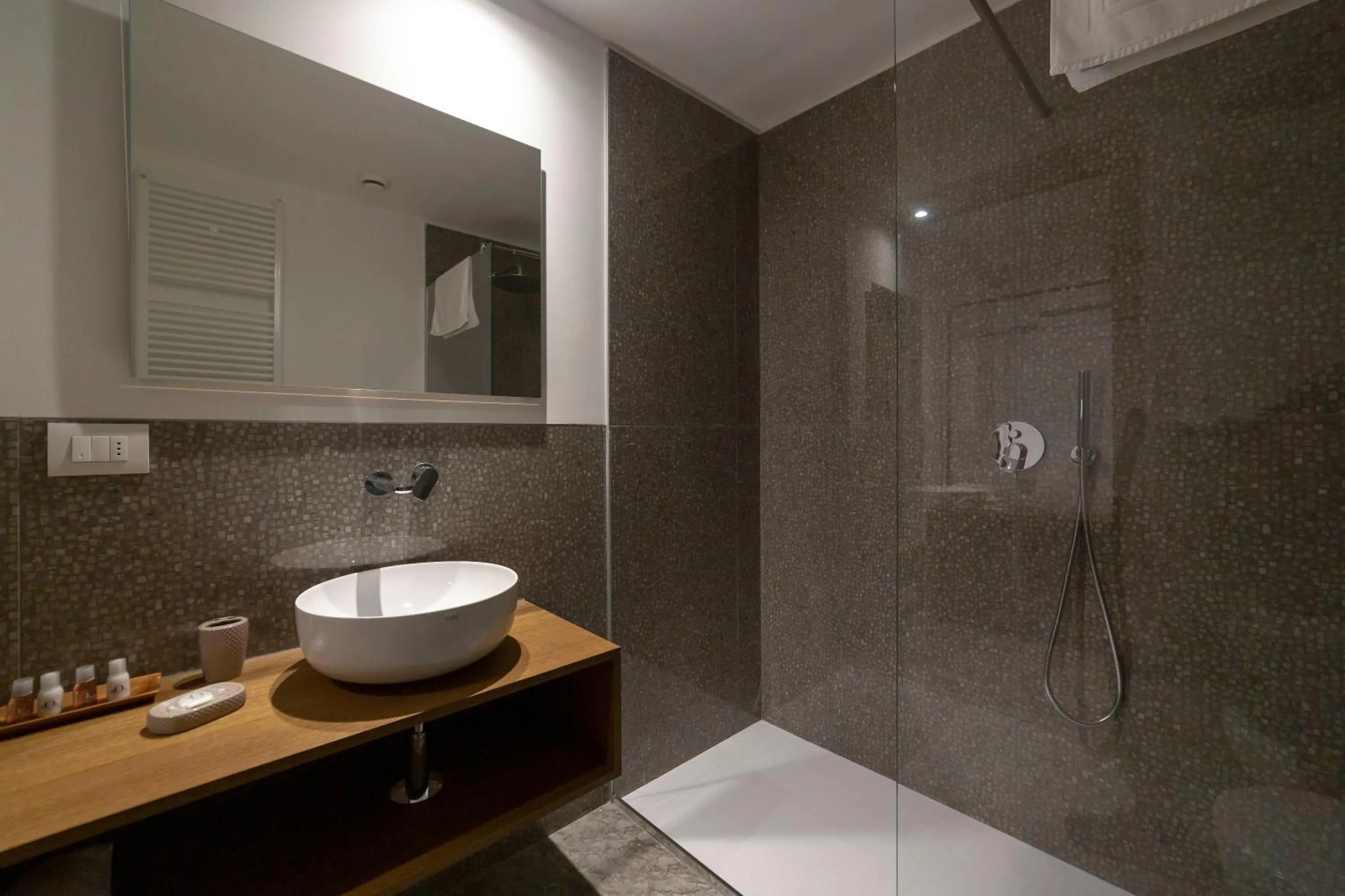 Bathroom in Le Stanze del Lago Lake View