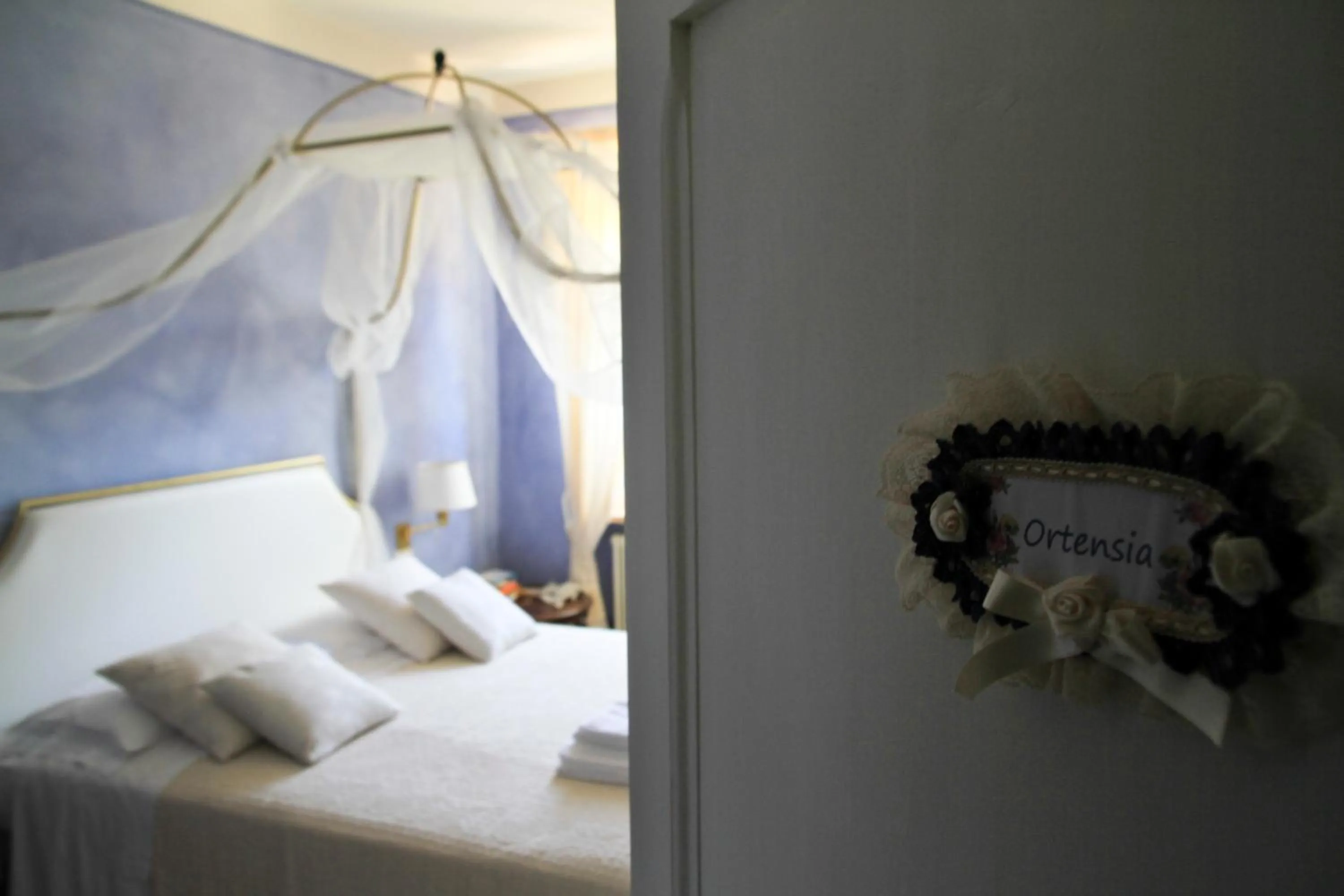 Decorative detail, Bed in Casa Soleluna B&B