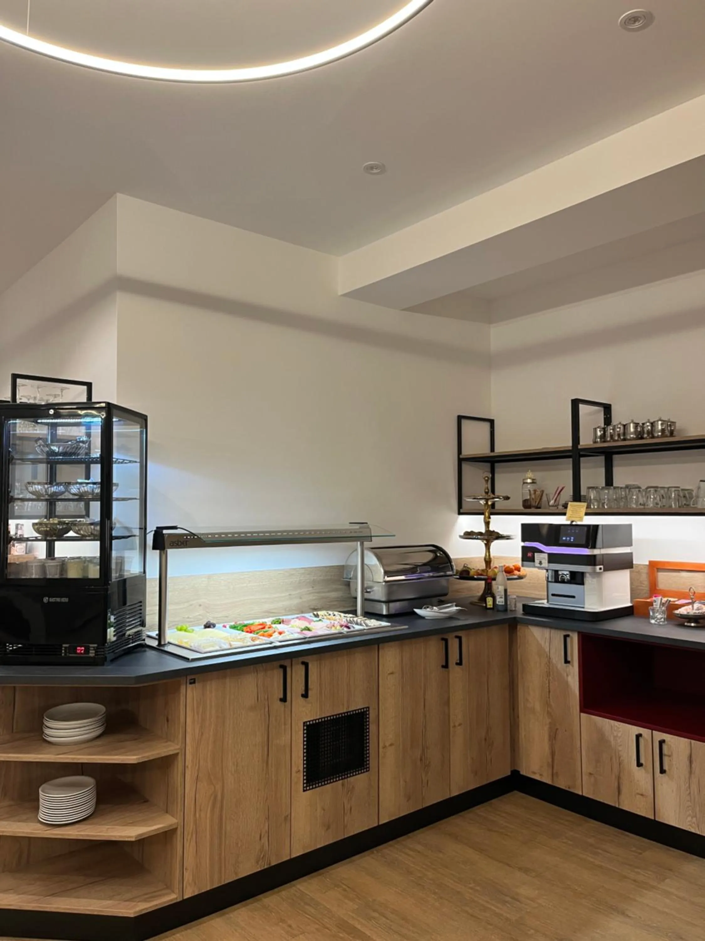 Breakfast in Hotel Kronprinz Garni