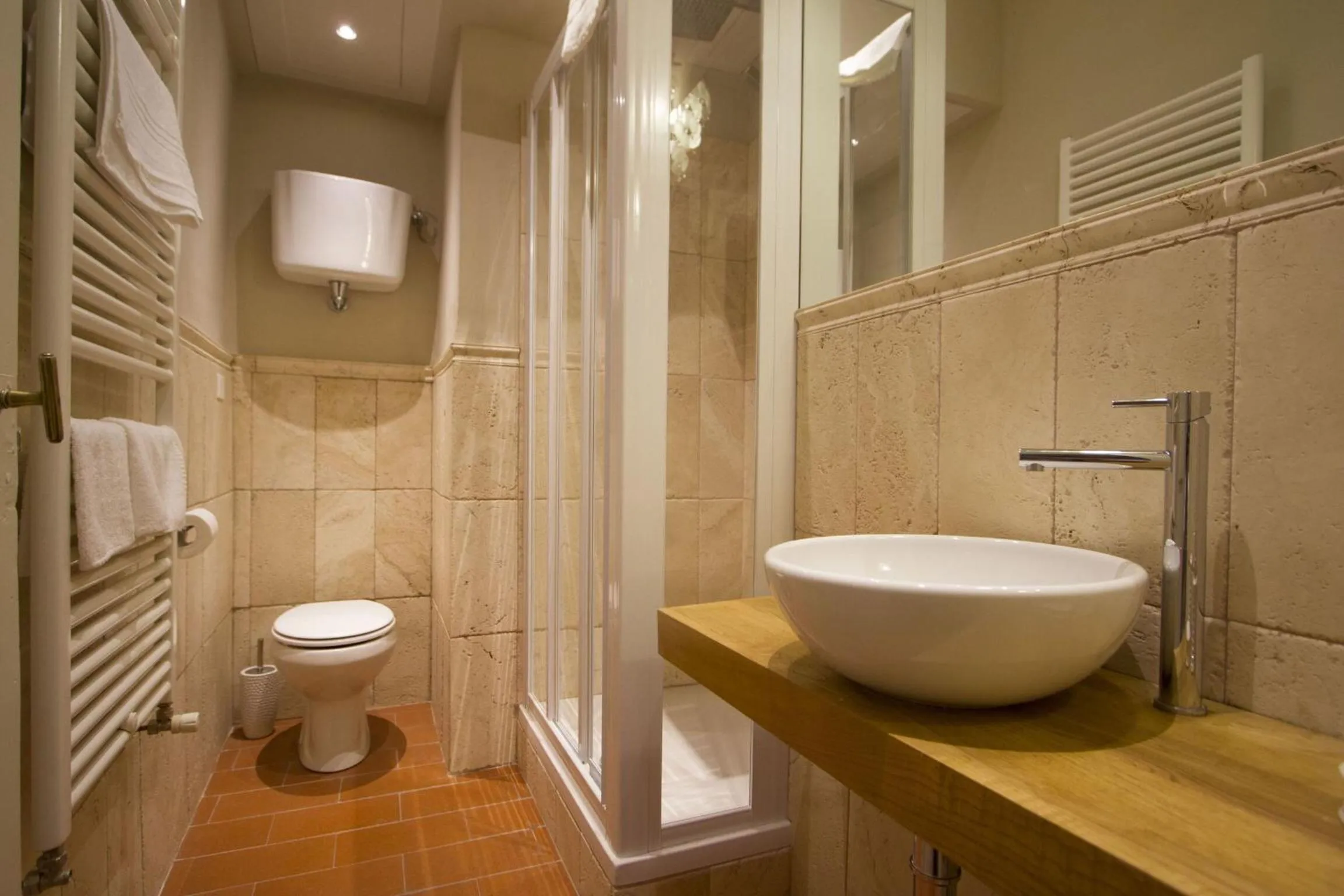 Bathroom in Cortona Suite