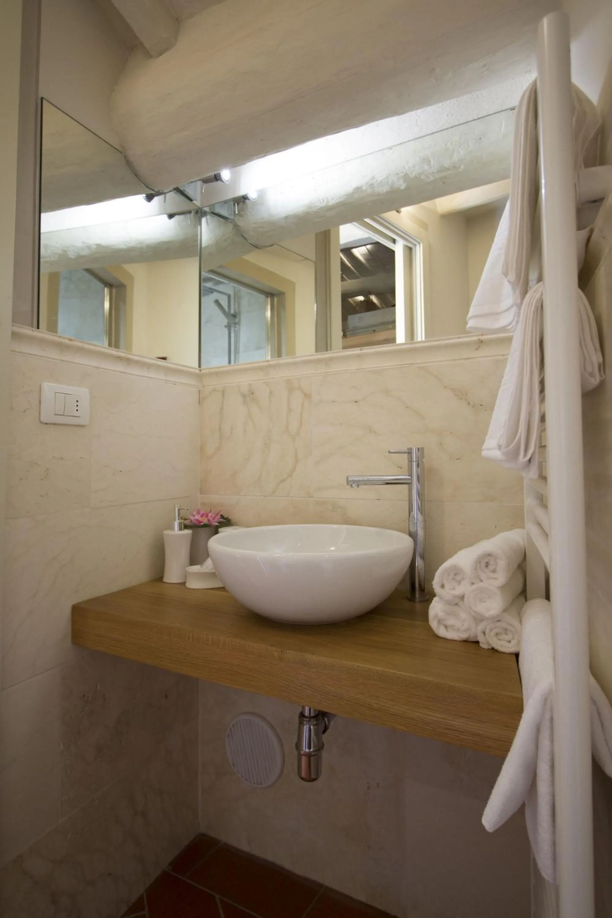 Bathroom in Cortona Suite