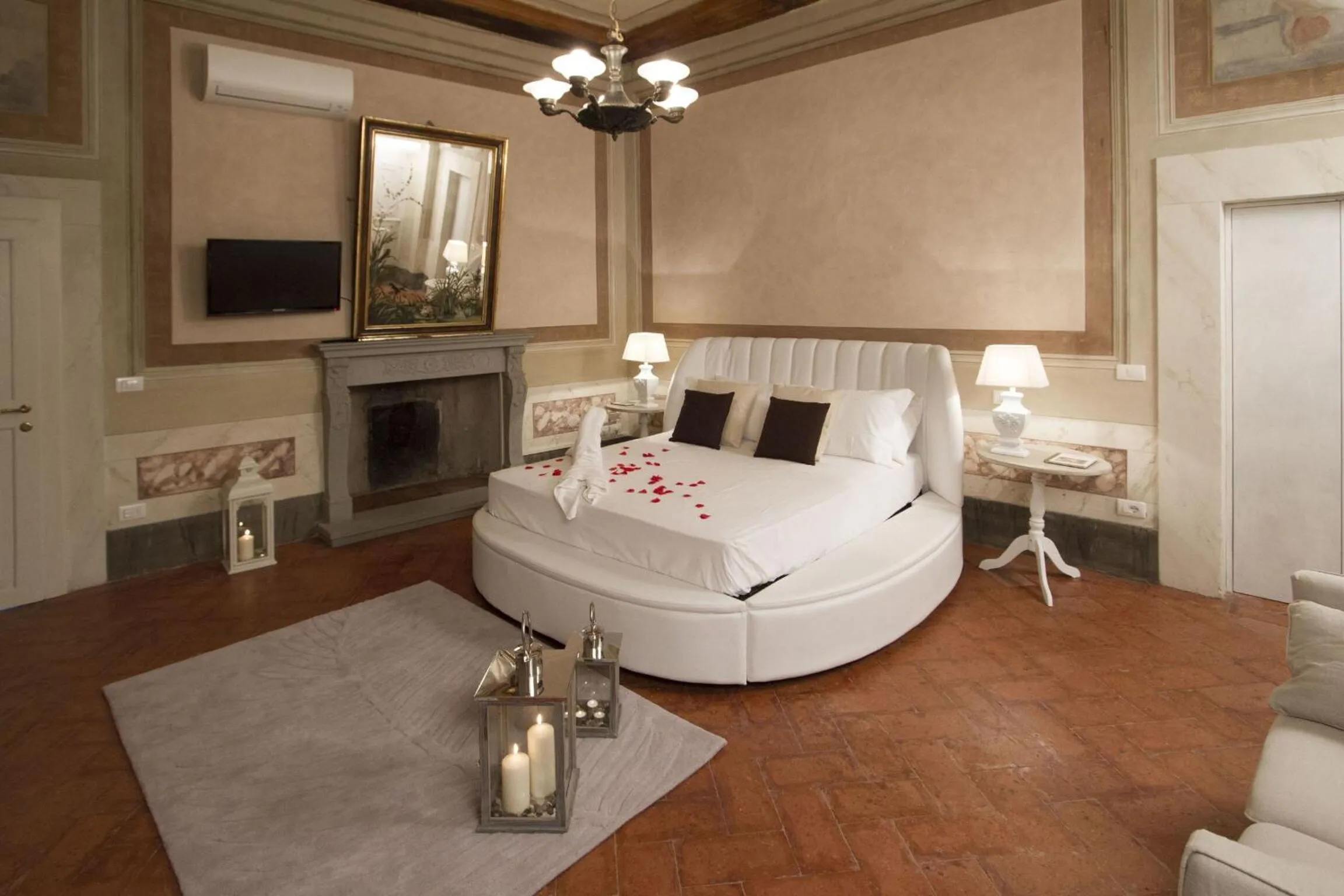 Bedroom in Cortona Suite