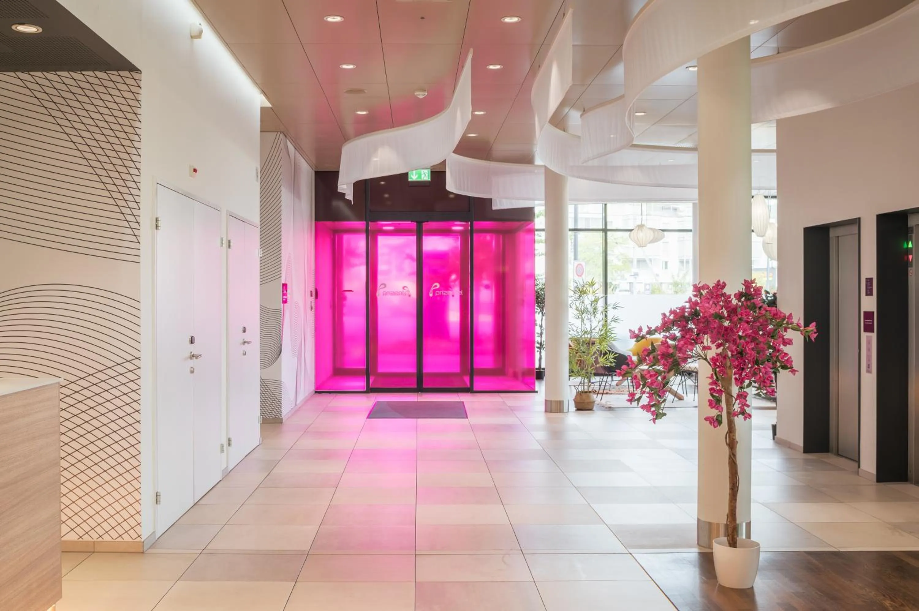 Communal lounge/ TV room in prizeotel Affoltern Am Albis