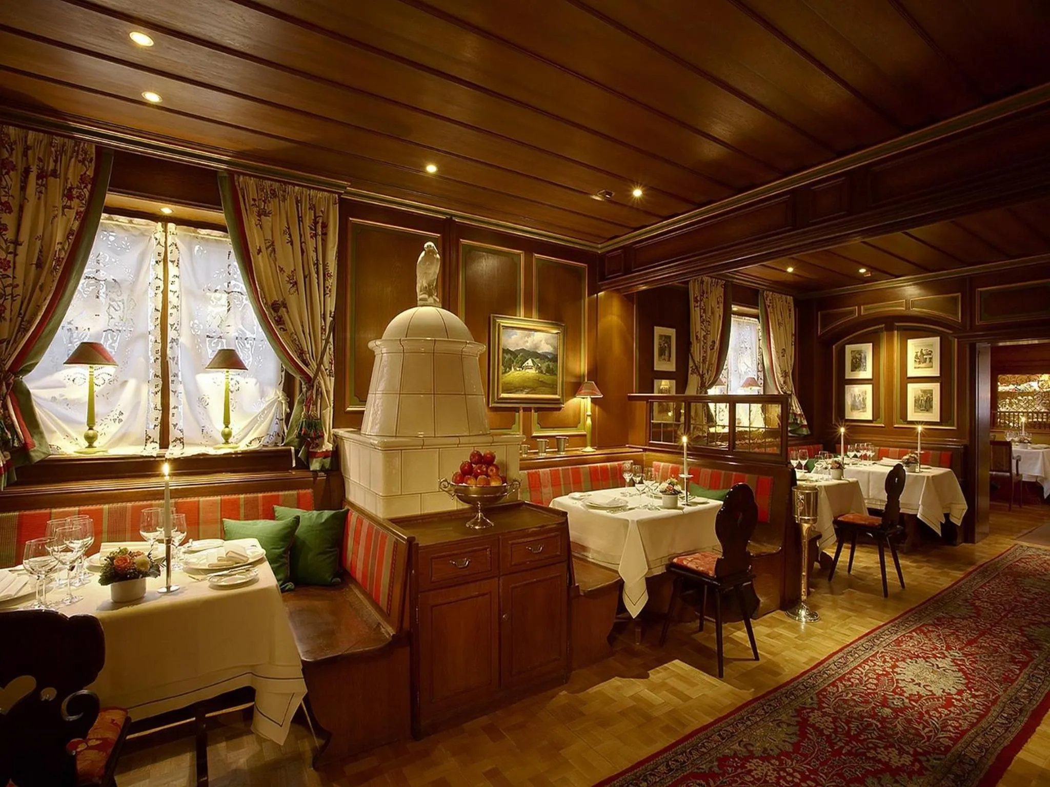 Restaurant/places to eat in Colombi Hotel