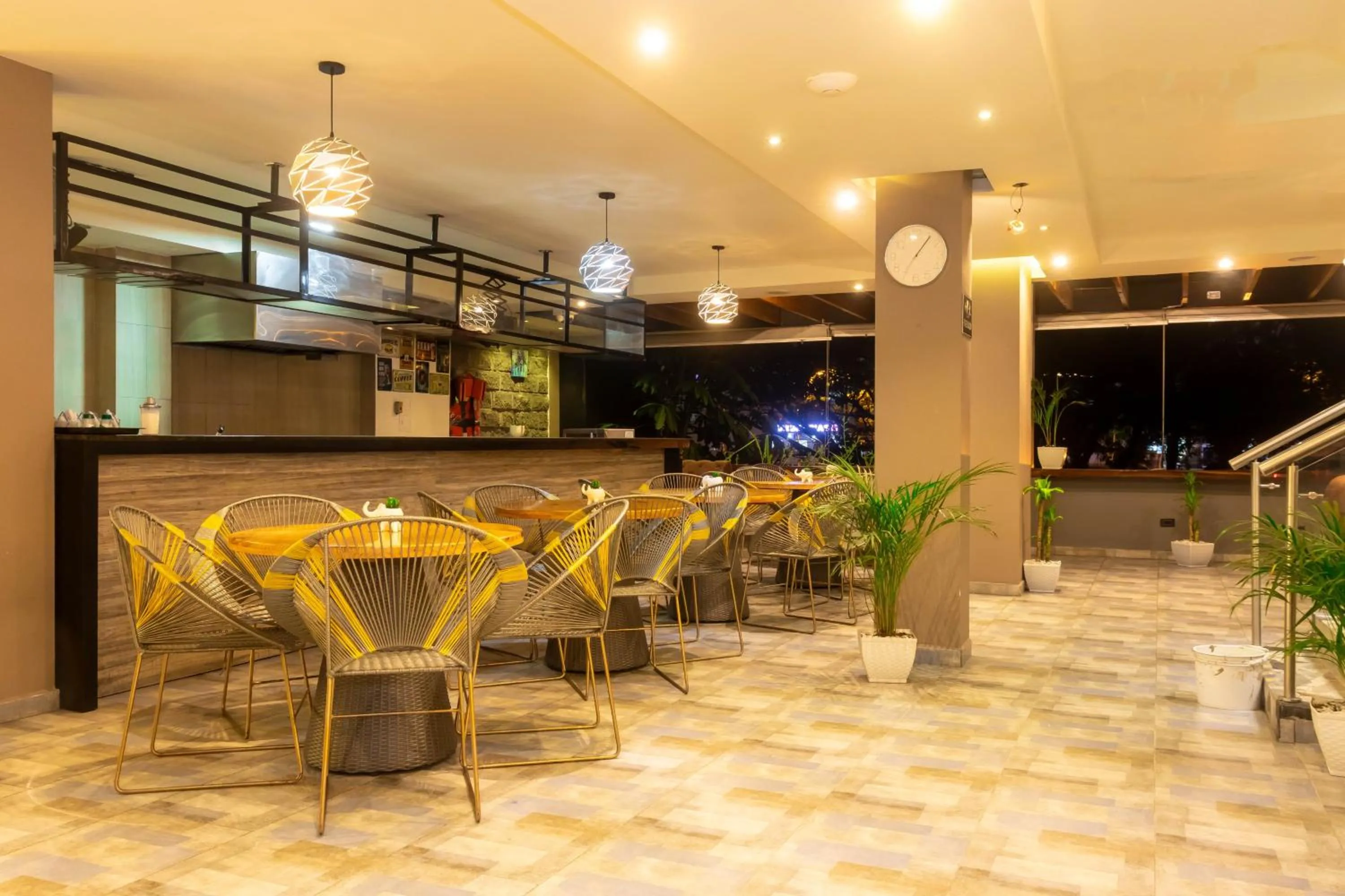 Restaurant/places to eat in Hotel Airport Pereira