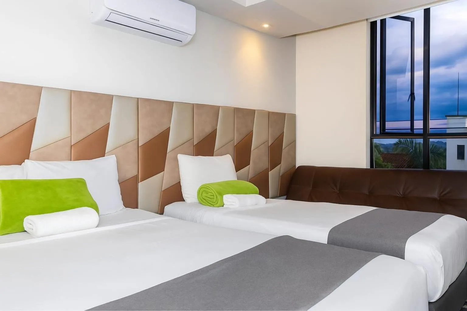 Bedroom, Bed in Hotel Airport Pereira