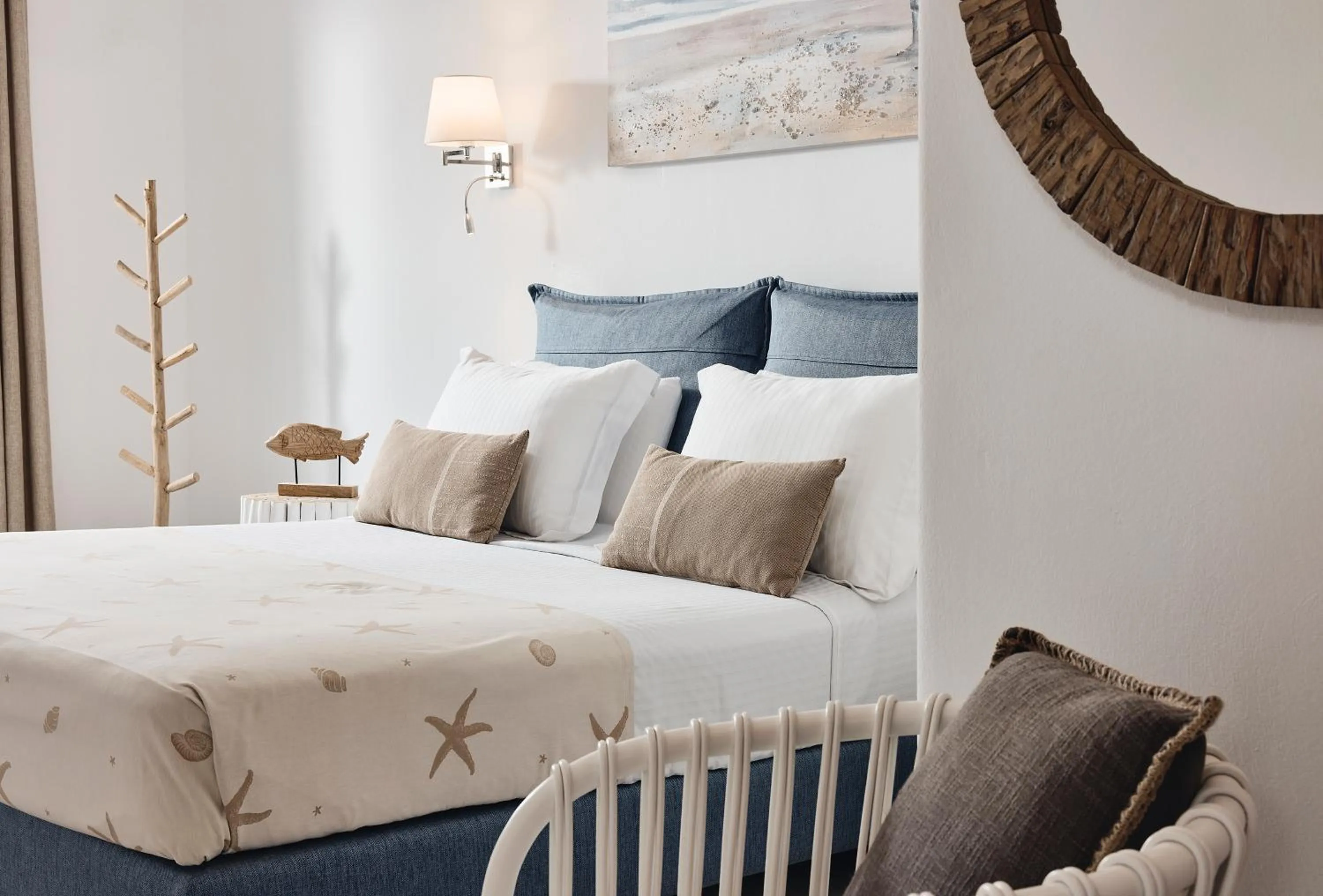 Photo of the whole room, Bed in Capetan Giorgantas