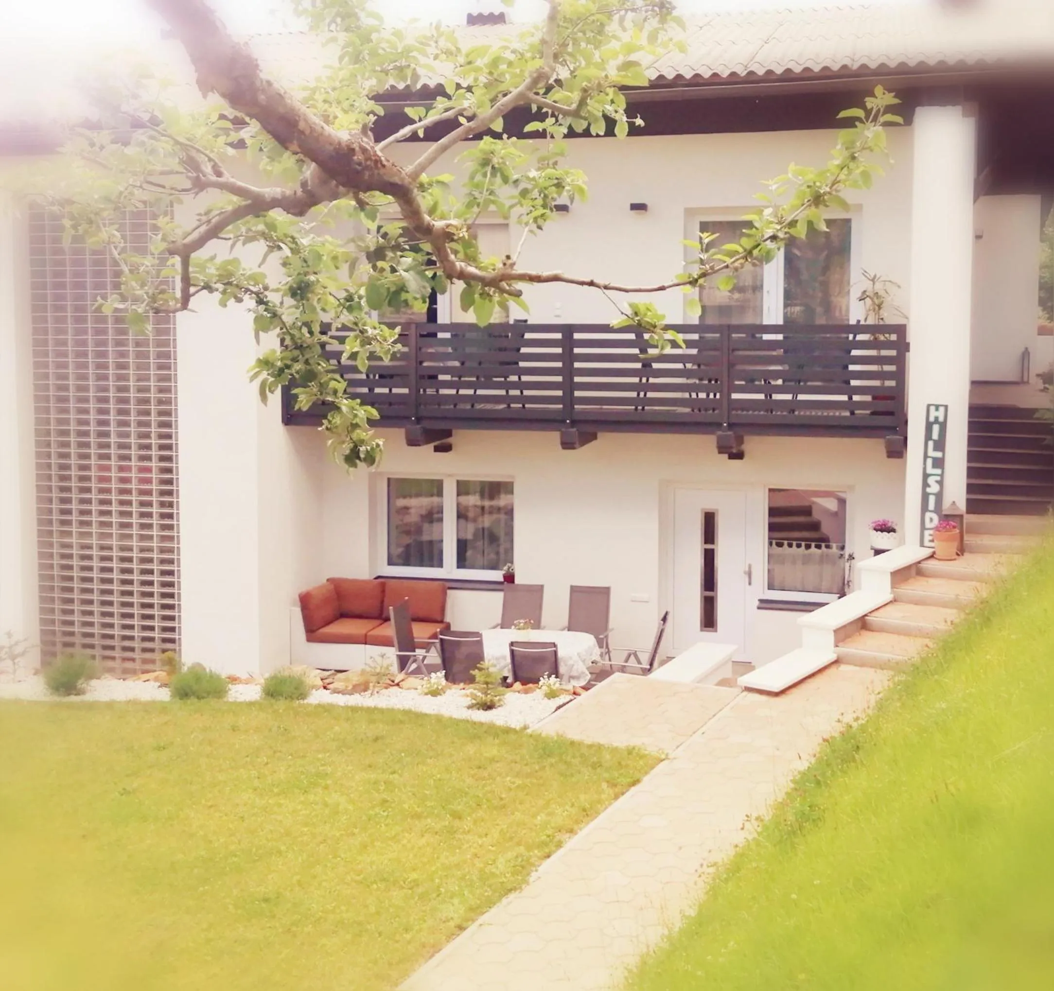 Facade/entrance in Hillside Rooms