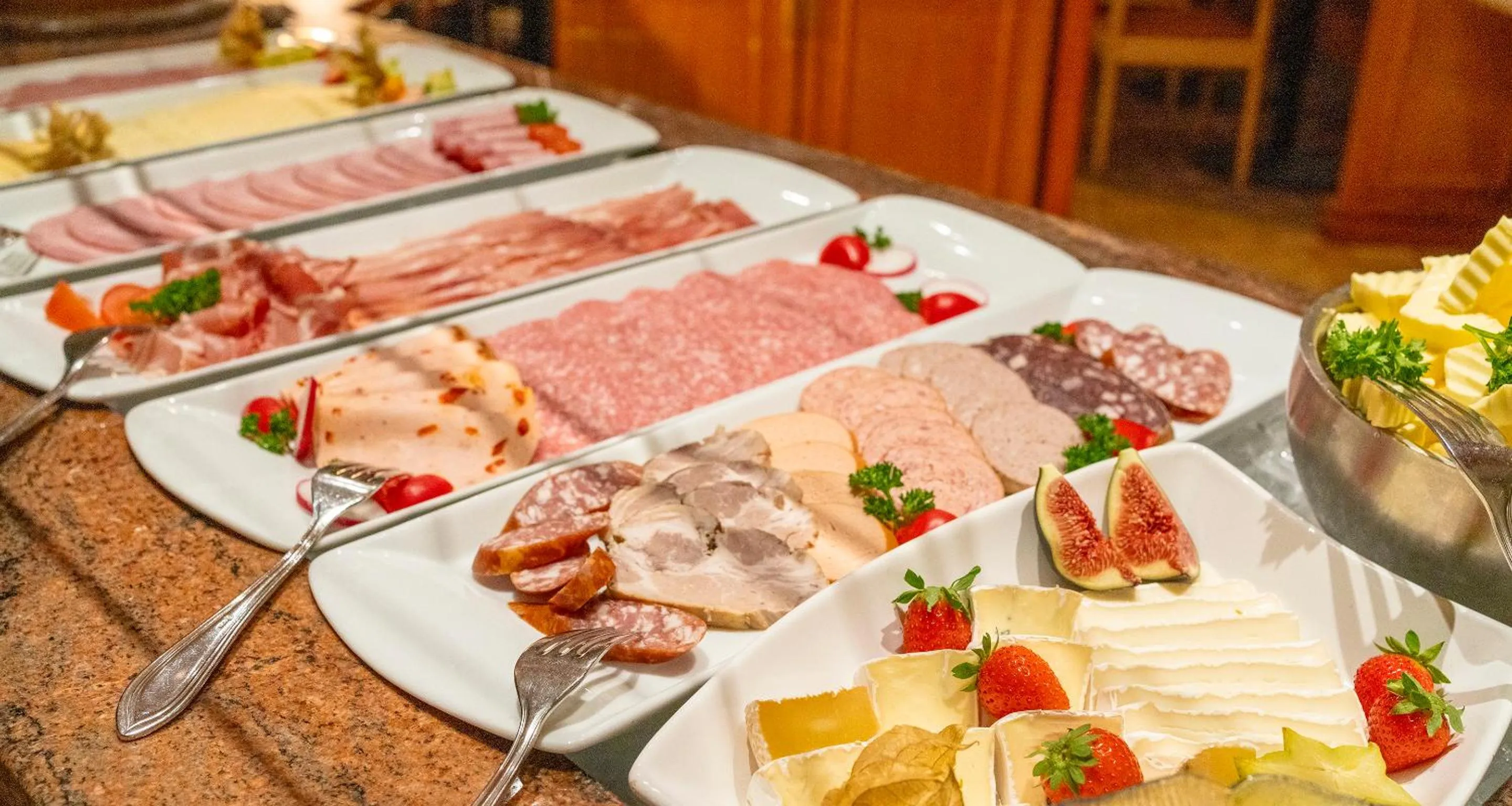 Buffet breakfast in AMBER HOTEL Chemnitz Park