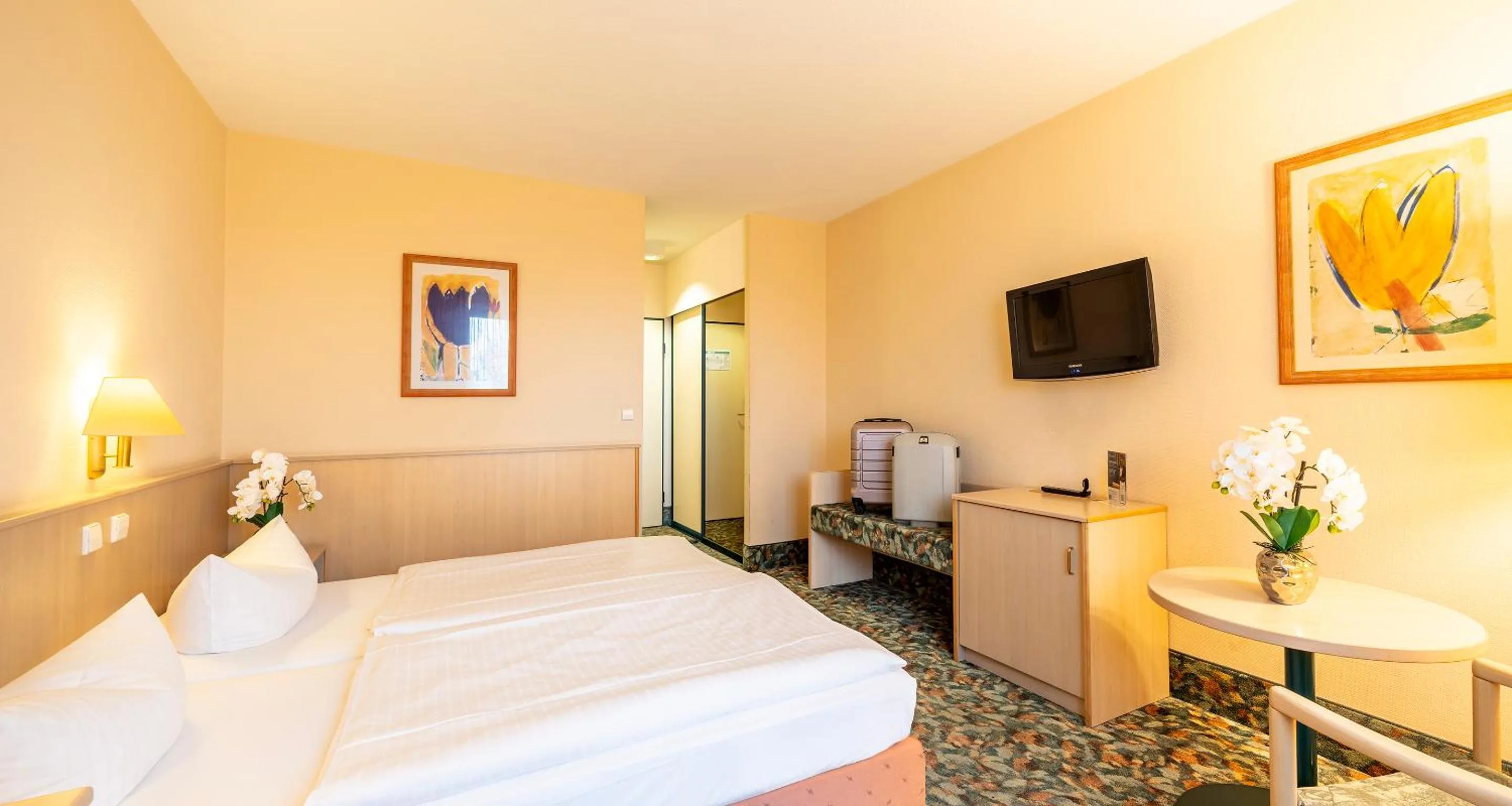 Photo of the whole room, Bed in AMBER HOTEL Chemnitz Park