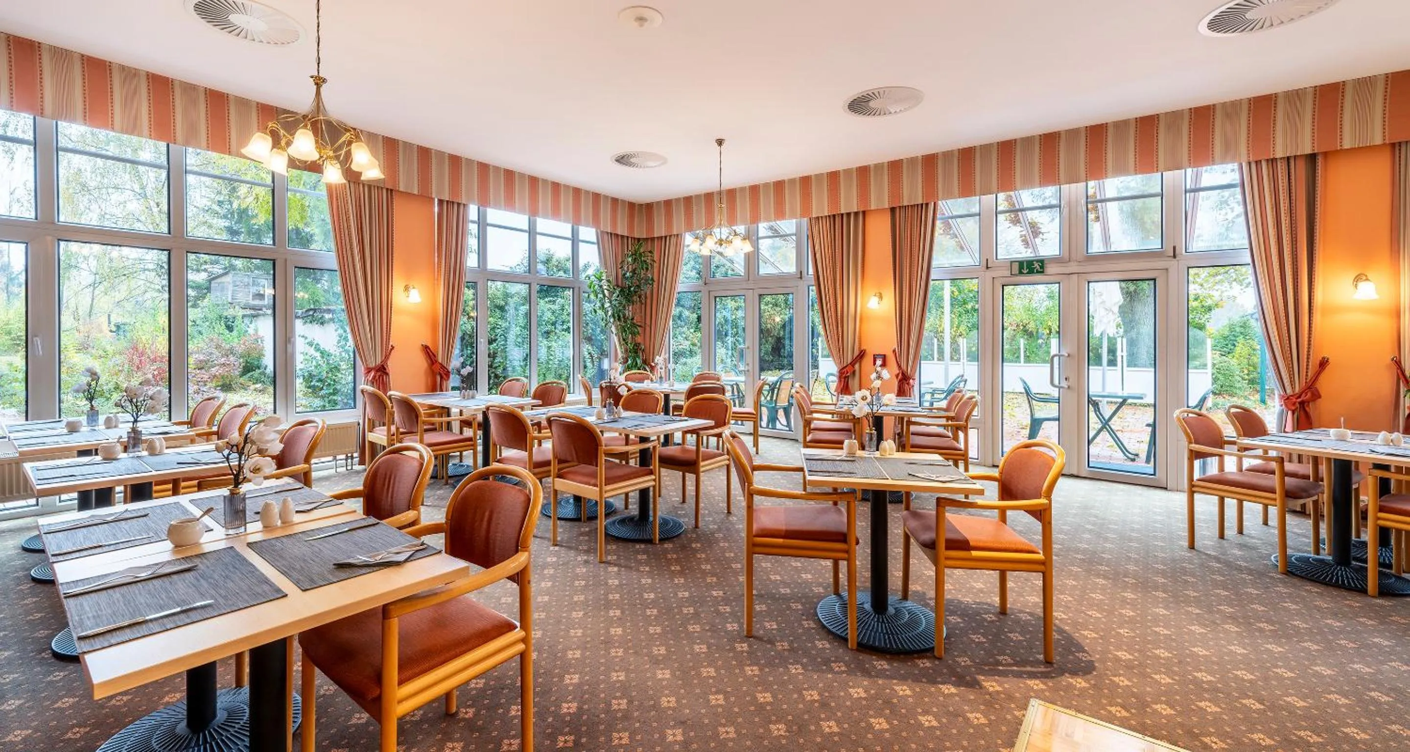 Restaurant/places to eat in AMBER HOTEL Chemnitz Park