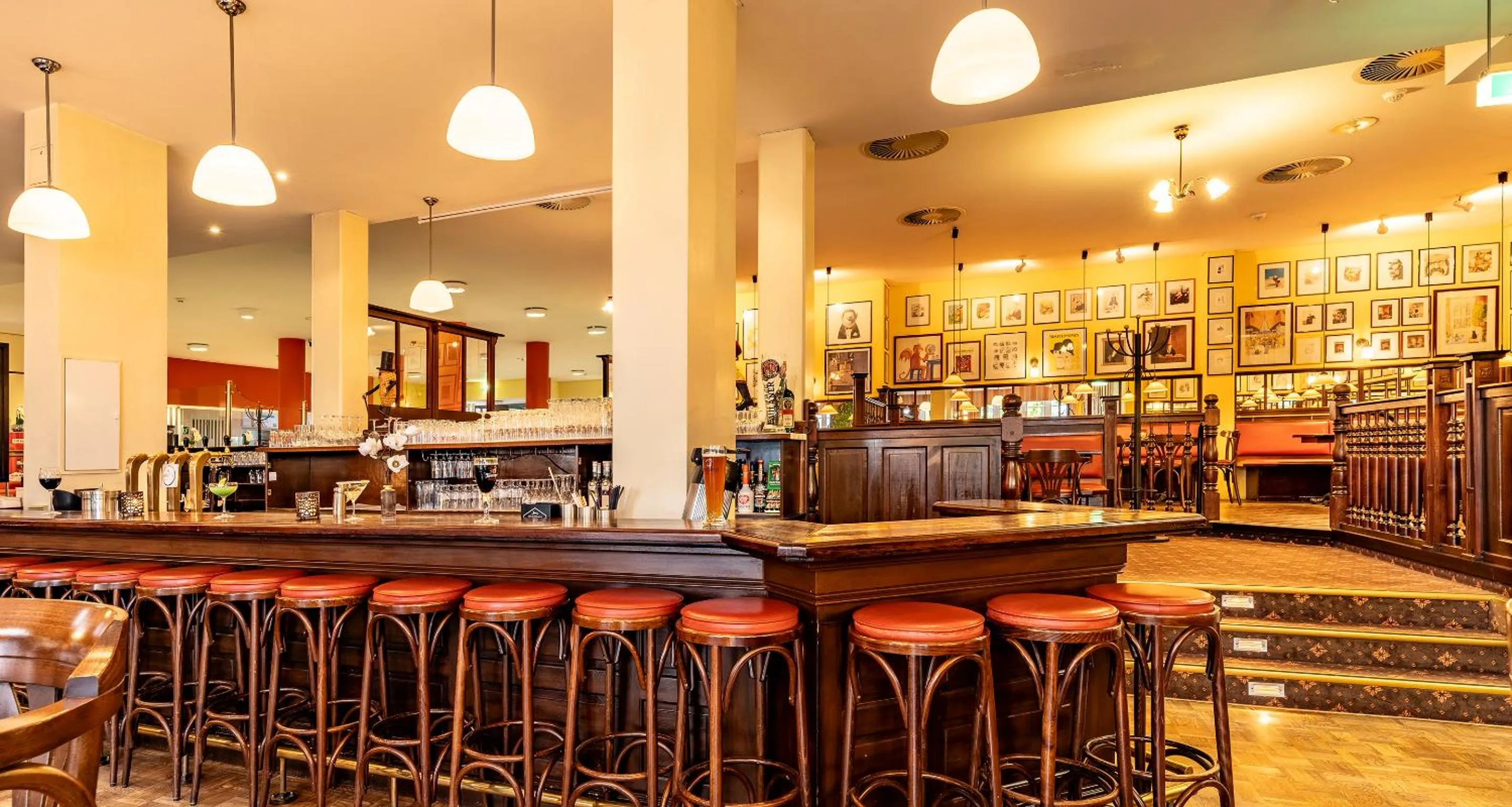 Lounge or bar in AMBER HOTEL Chemnitz Park