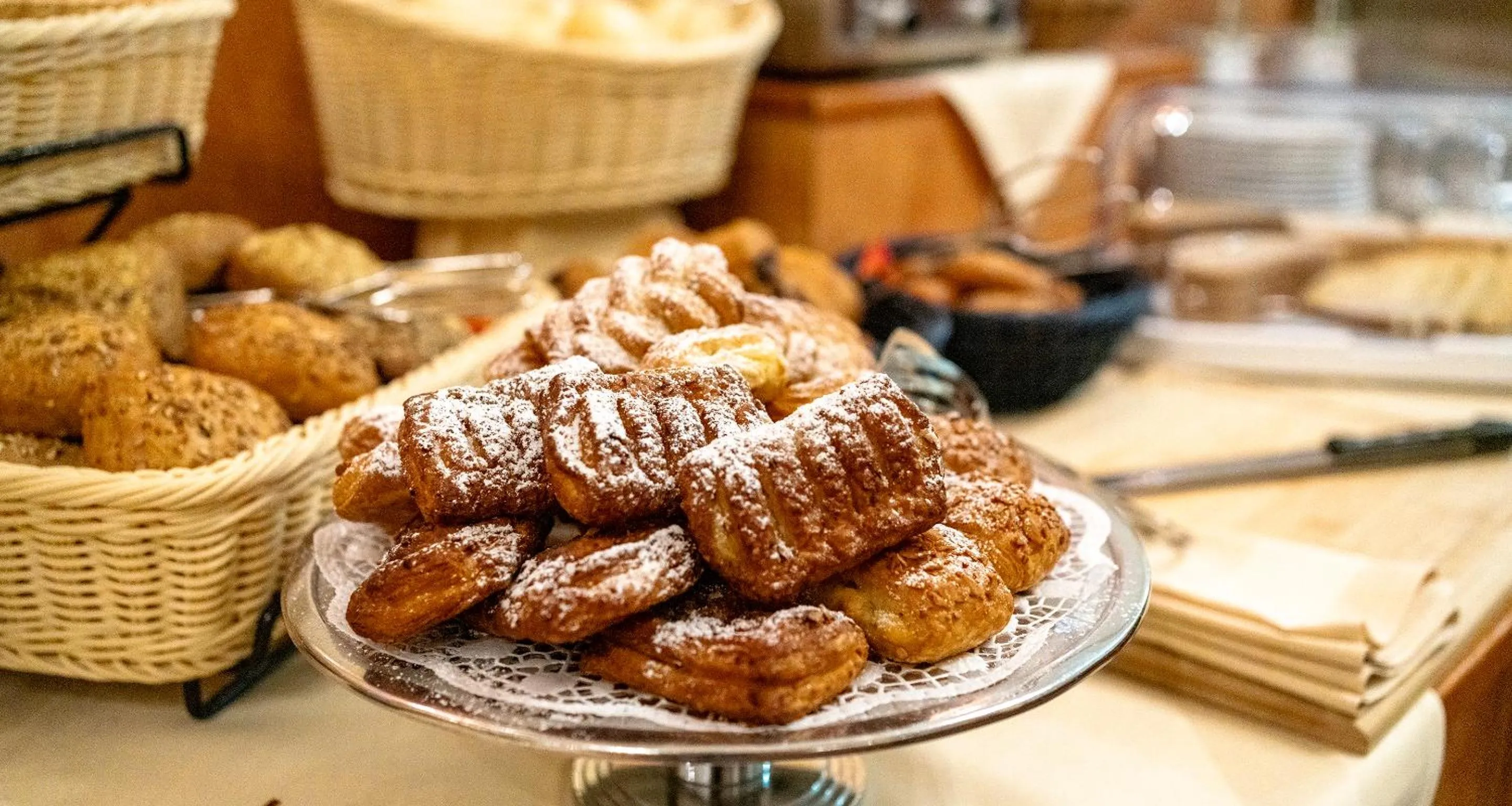 Buffet breakfast in AMBER HOTEL Chemnitz Park