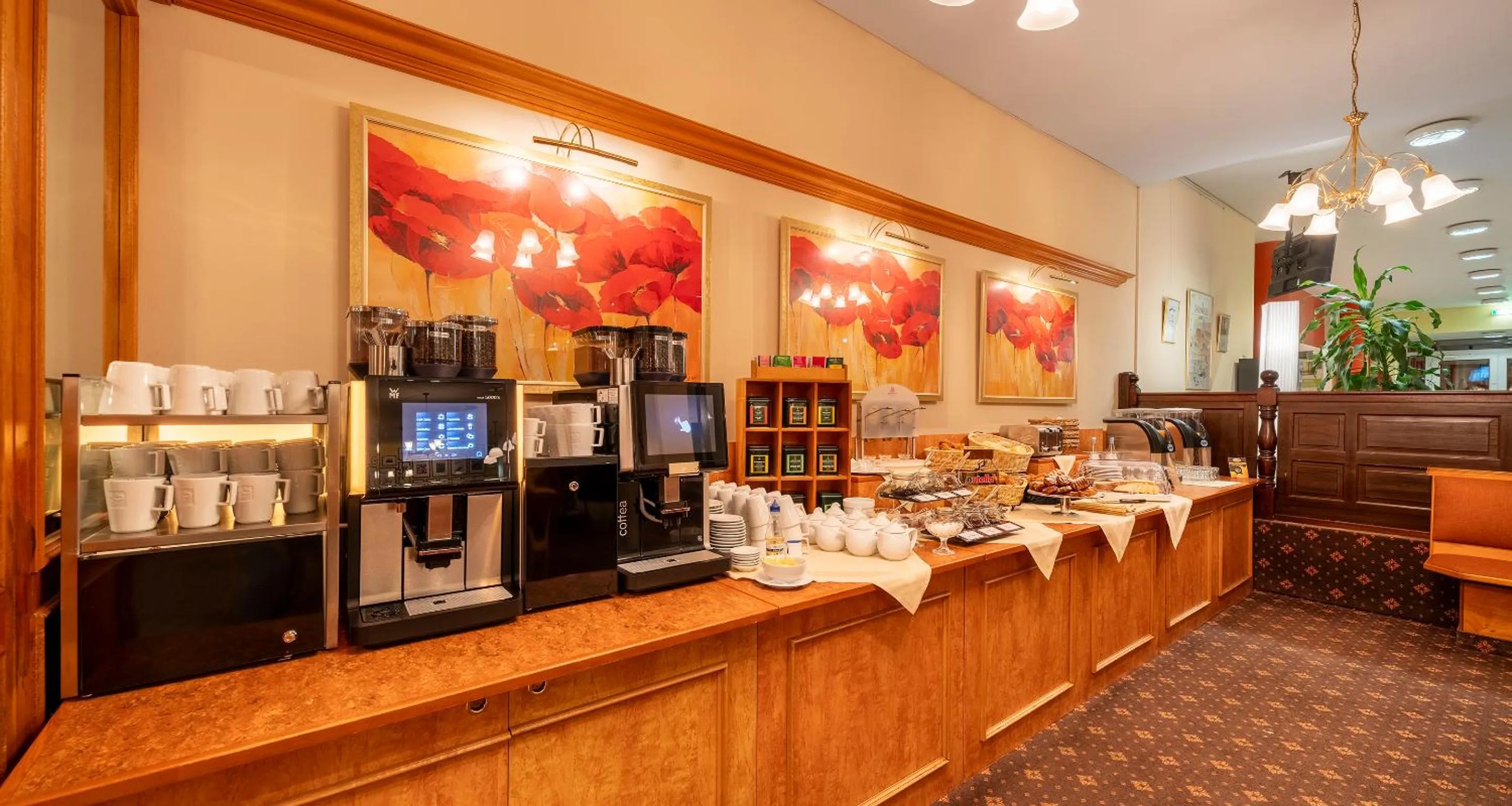 Buffet breakfast in AMBER HOTEL Chemnitz Park