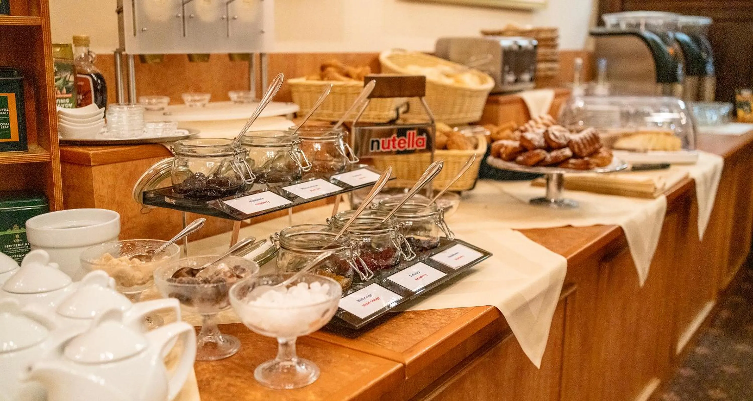 Buffet breakfast in AMBER HOTEL Chemnitz Park