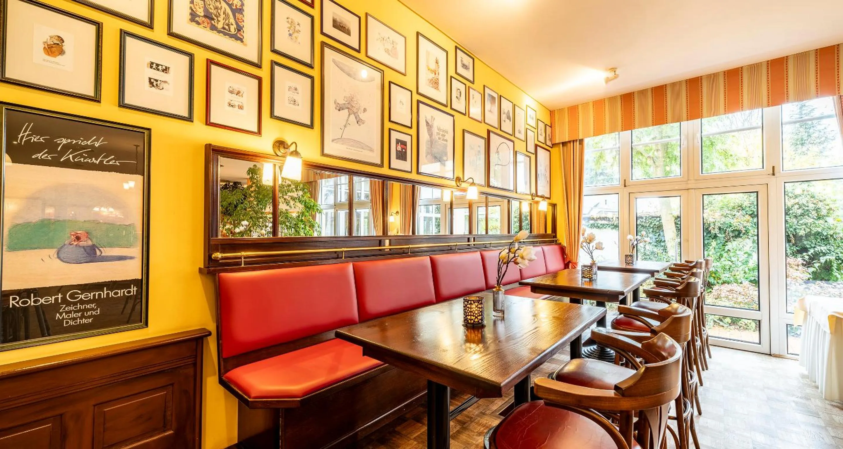 Lounge or bar in AMBER HOTEL Chemnitz Park