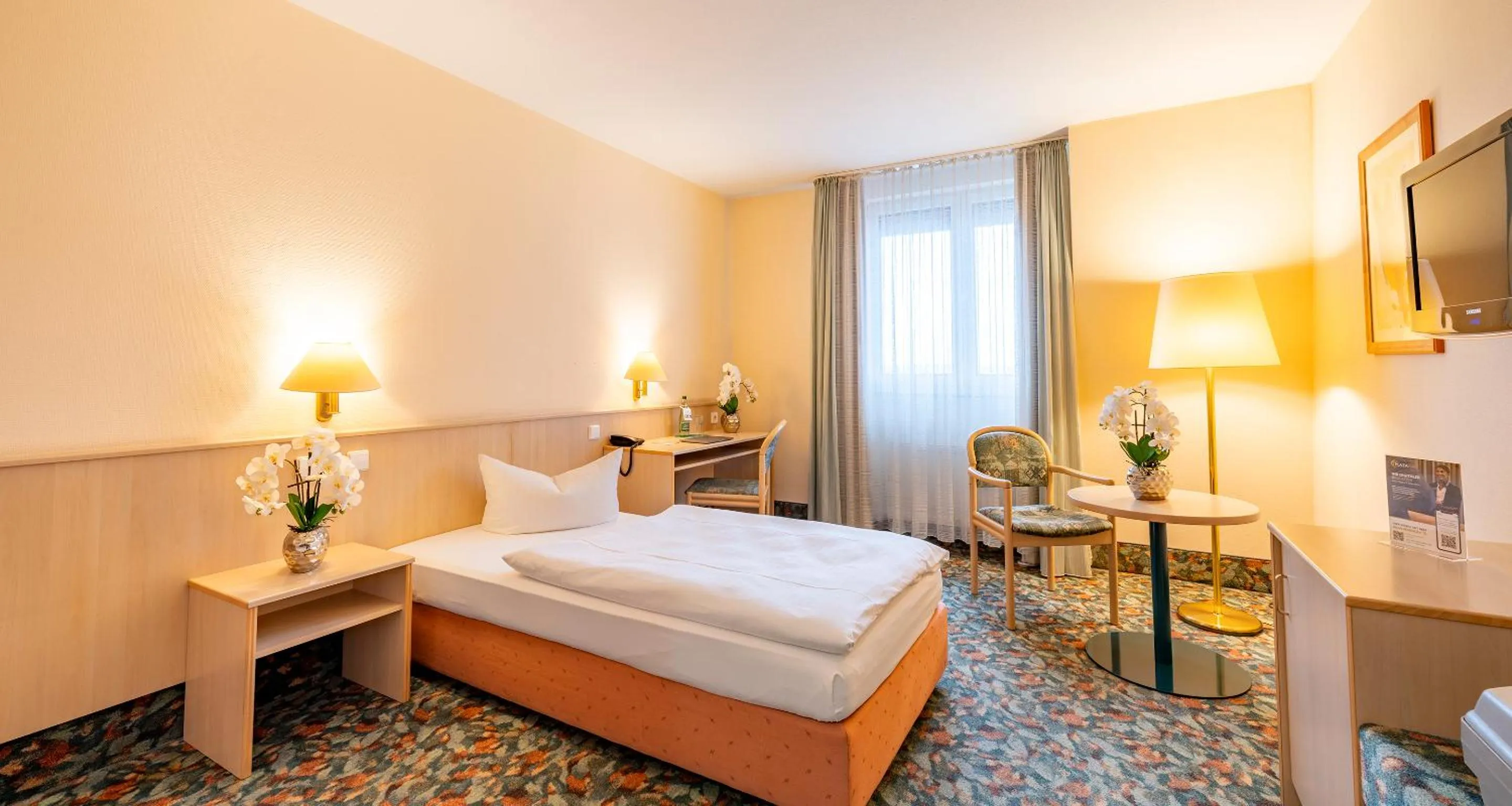 Photo of the whole room, Bed in AMBER HOTEL Chemnitz Park