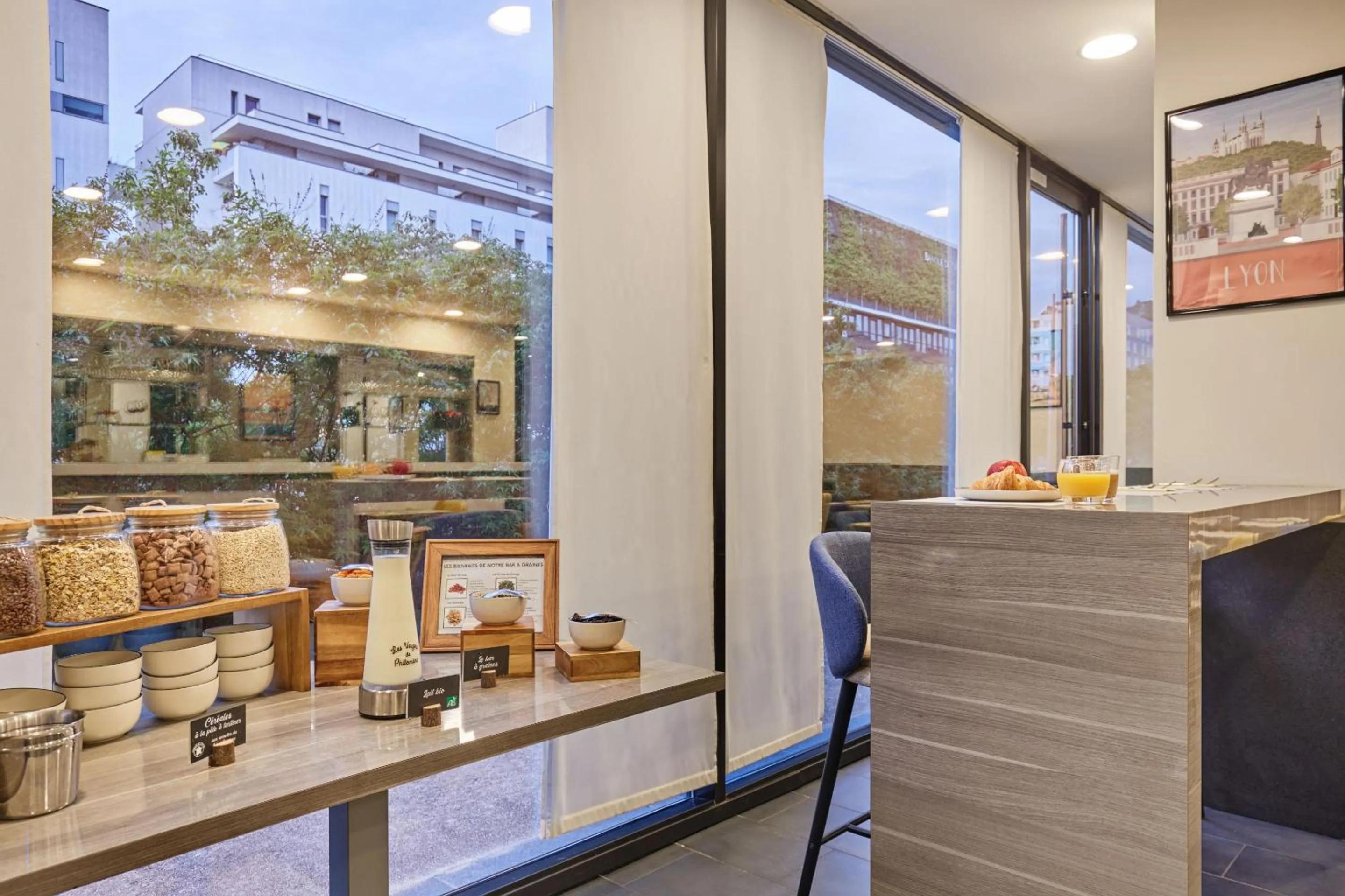 Breakfast in Appart'hôtel Odalys City - Lyon Centre Confluence