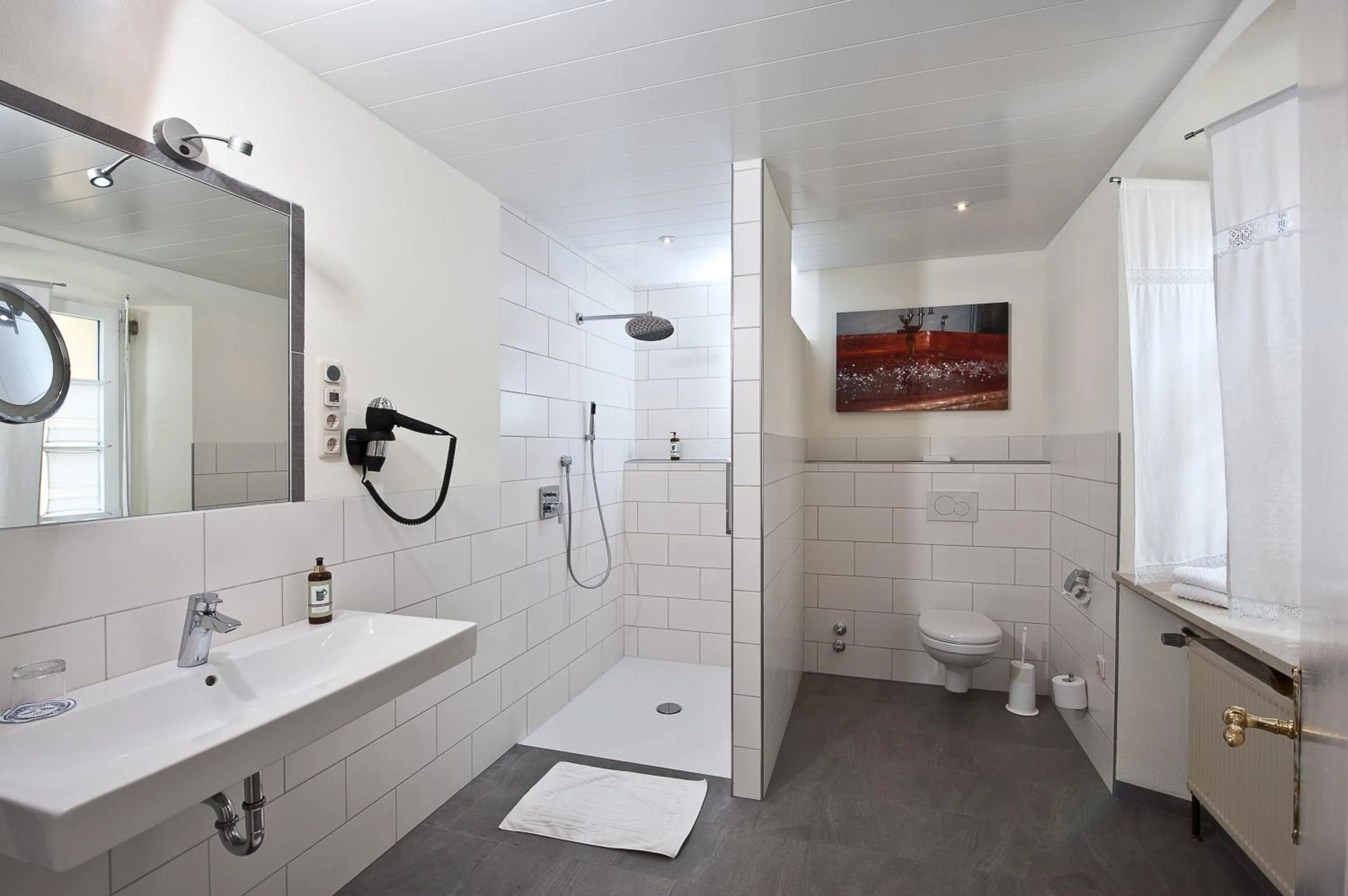 Bathroom in Hotel & Brauereigasthof Drei Kronen