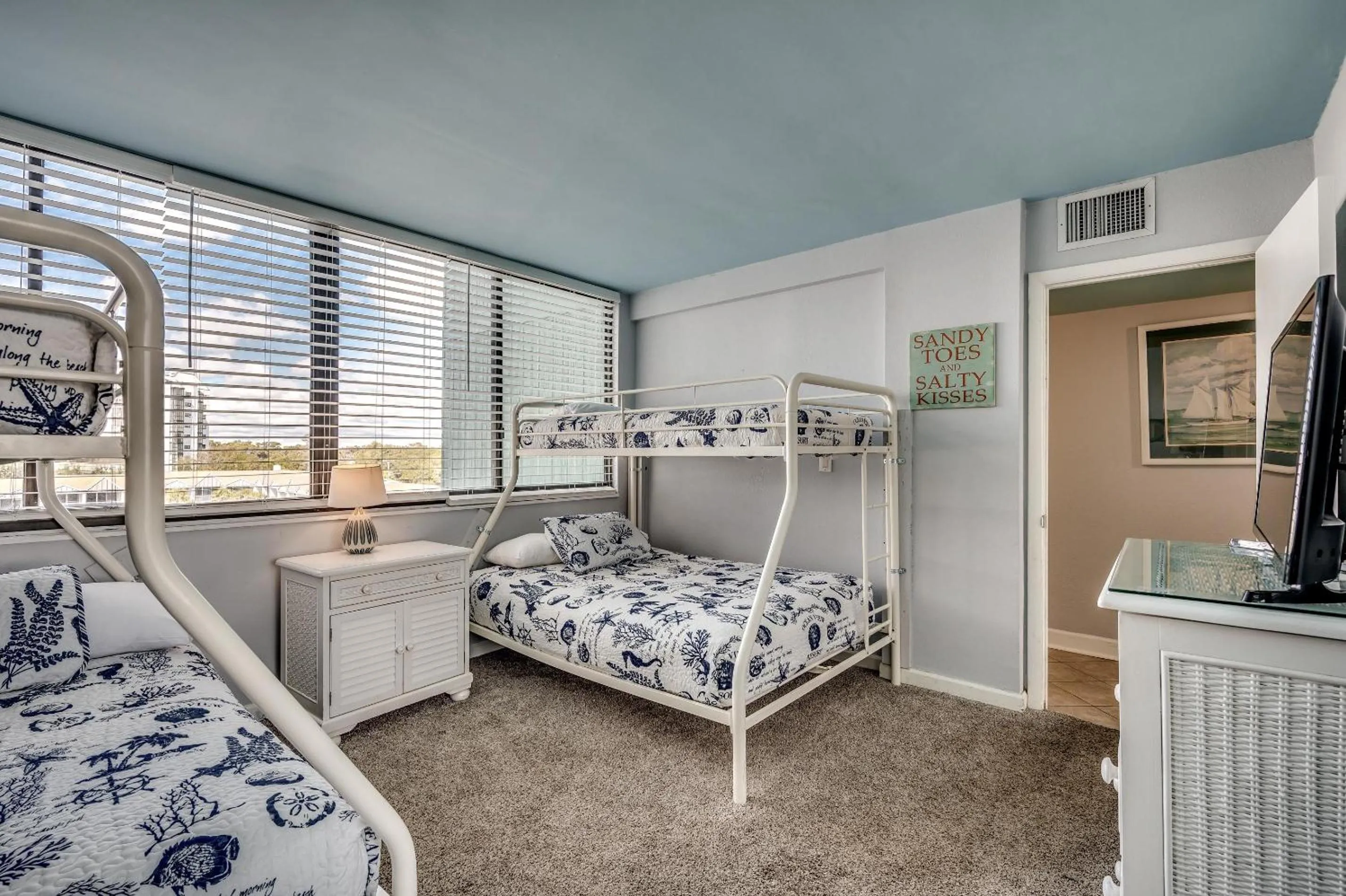 Bed in Carolina Dunes - 506