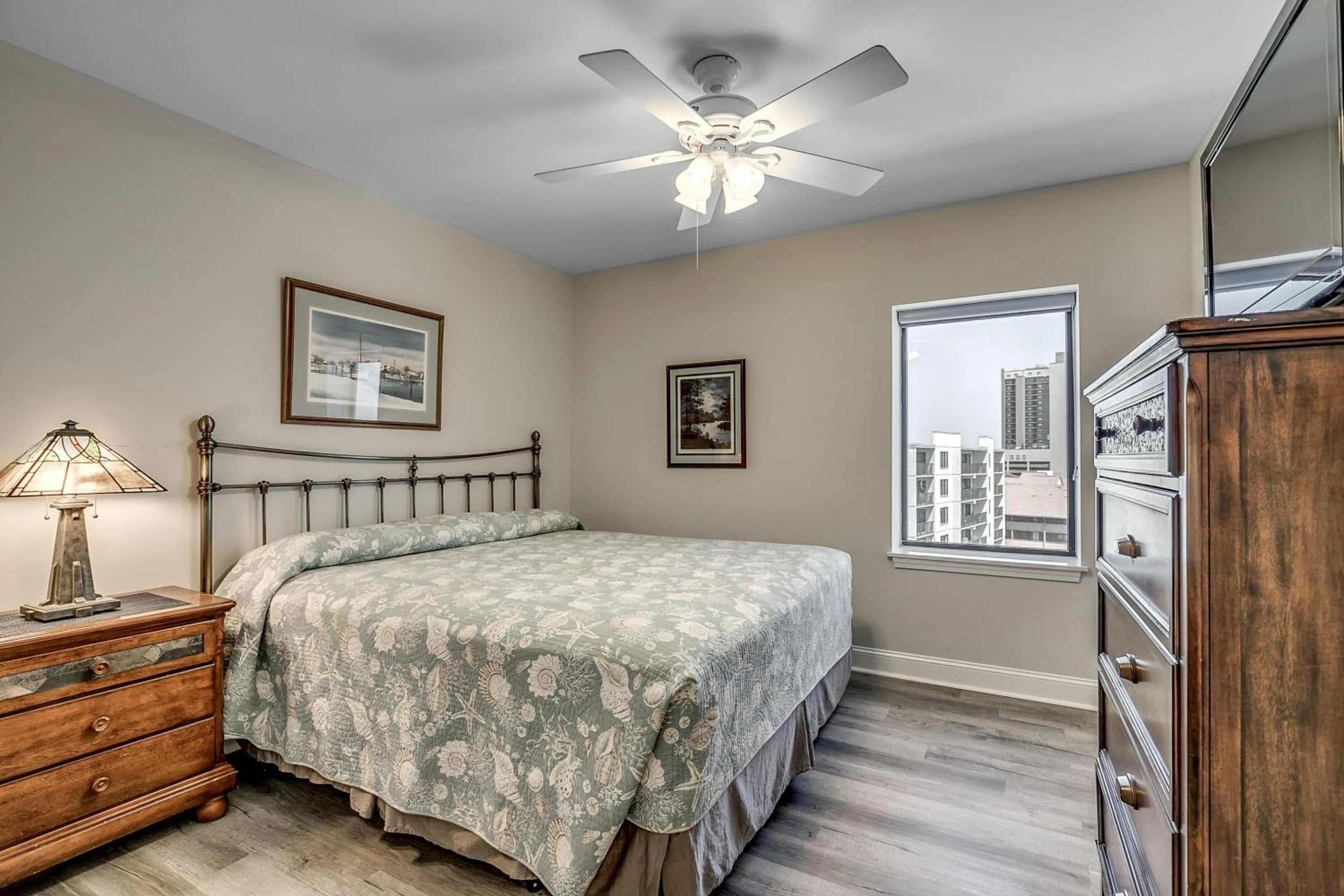 Bed in South Wind 701