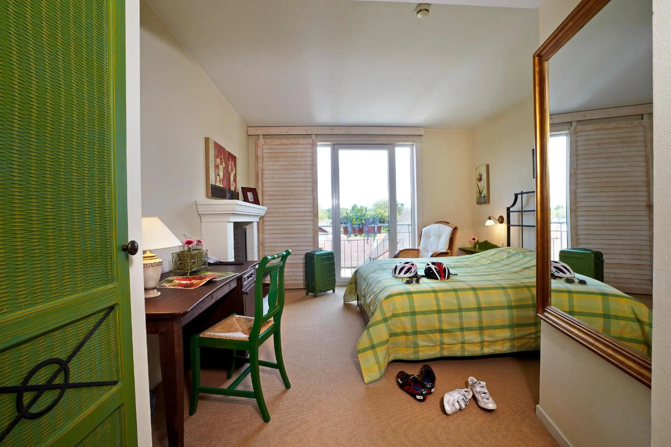 Day, Bed in Hotel Hirschen in Freiburg-Lehen