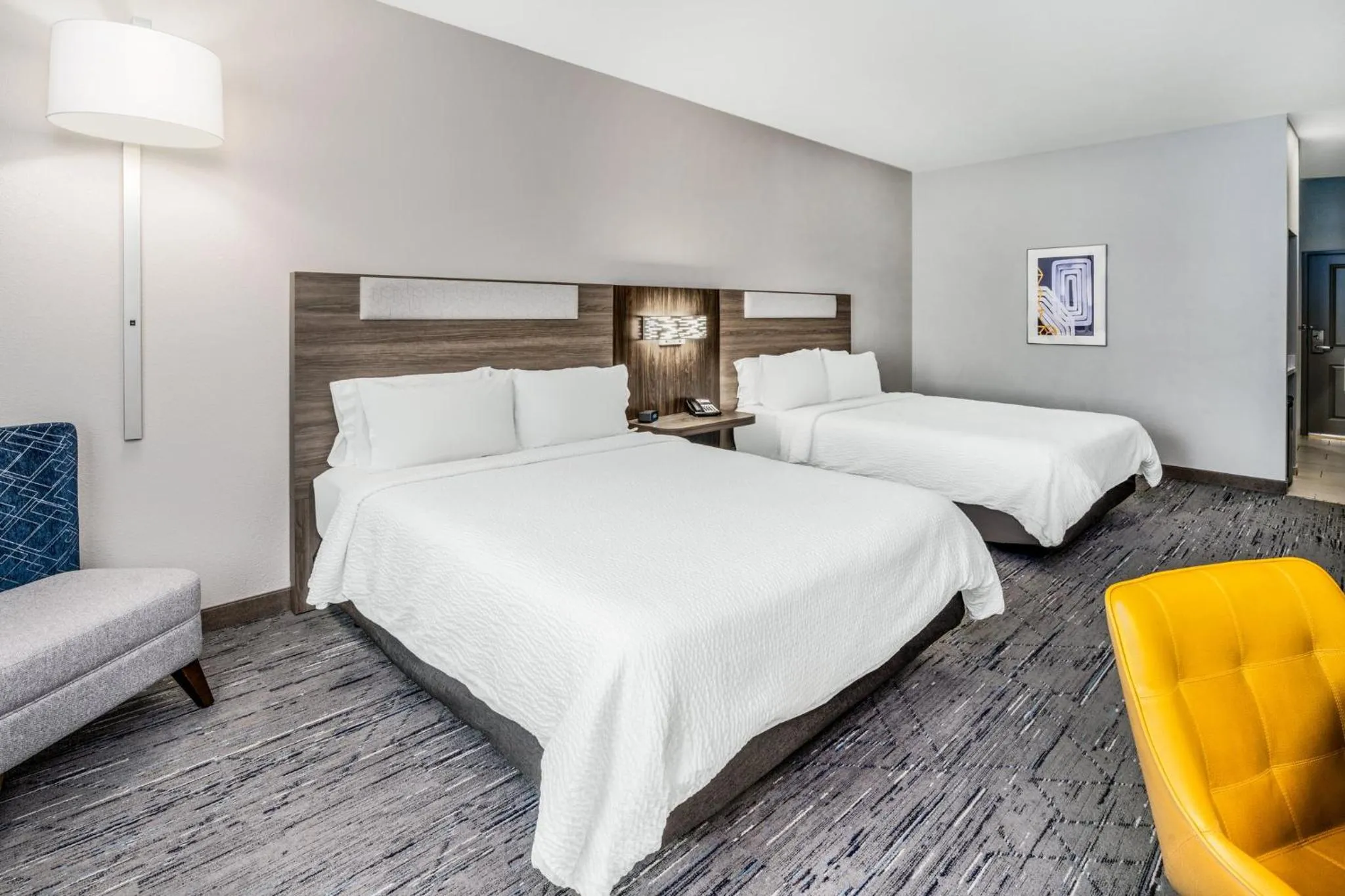 Photo of the whole room, Bed in Holiday Inn Express - Colorado Springs - First & Main by IHG