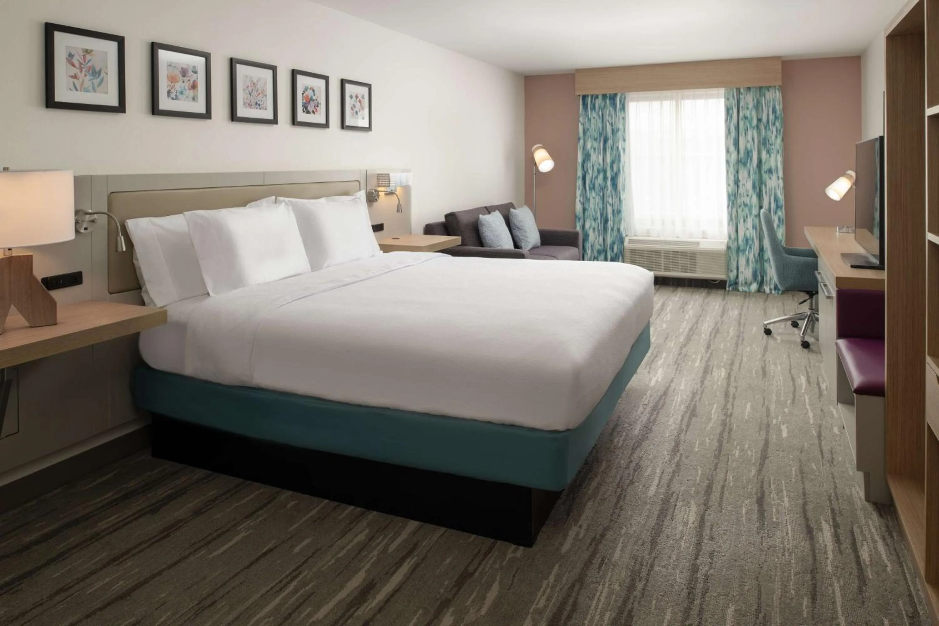 Bed in Hilton Garden Inn Tacoma Downtown