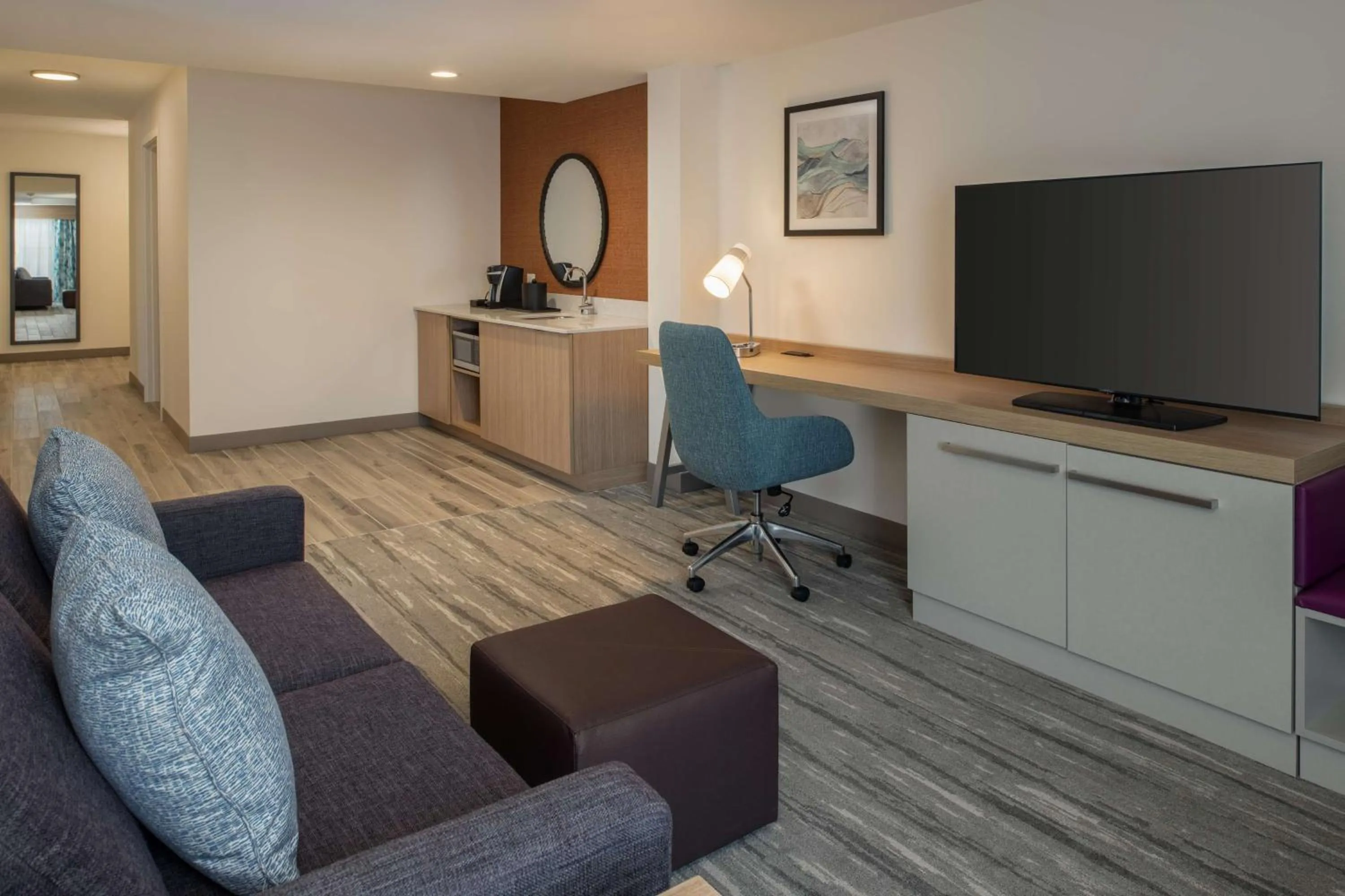 Living room in Hilton Garden Inn Tacoma Downtown