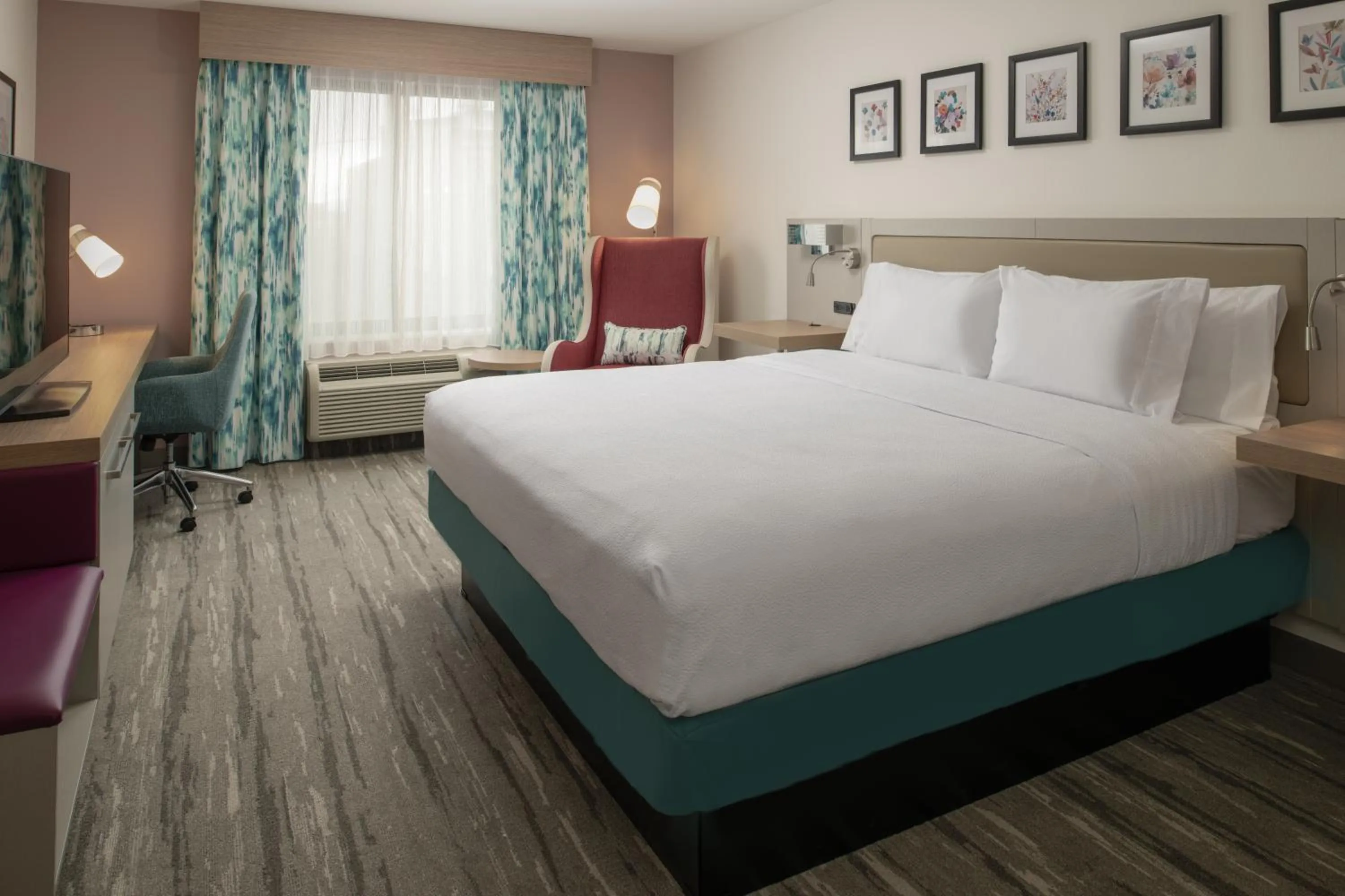 Bed in Hilton Garden Inn Tacoma Downtown