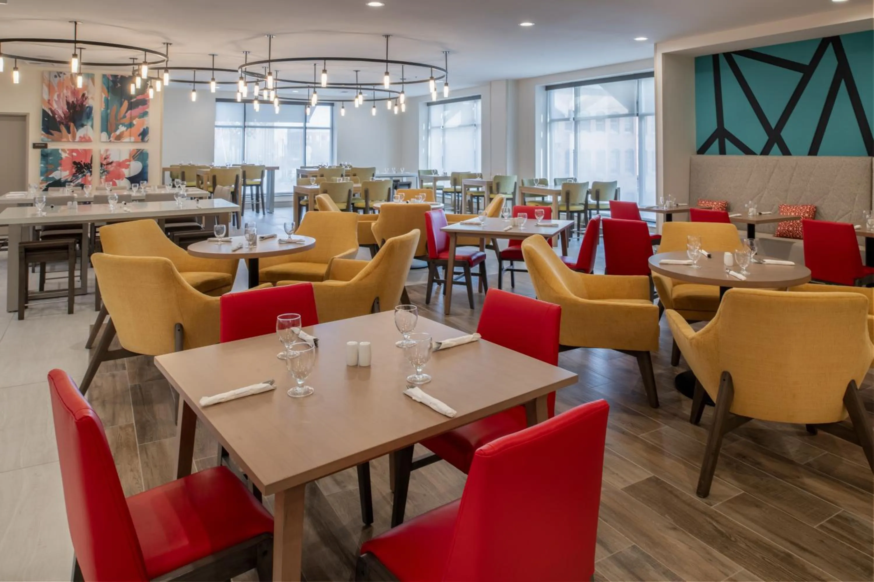 Restaurant/places to eat in Hilton Garden Inn Tacoma Downtown