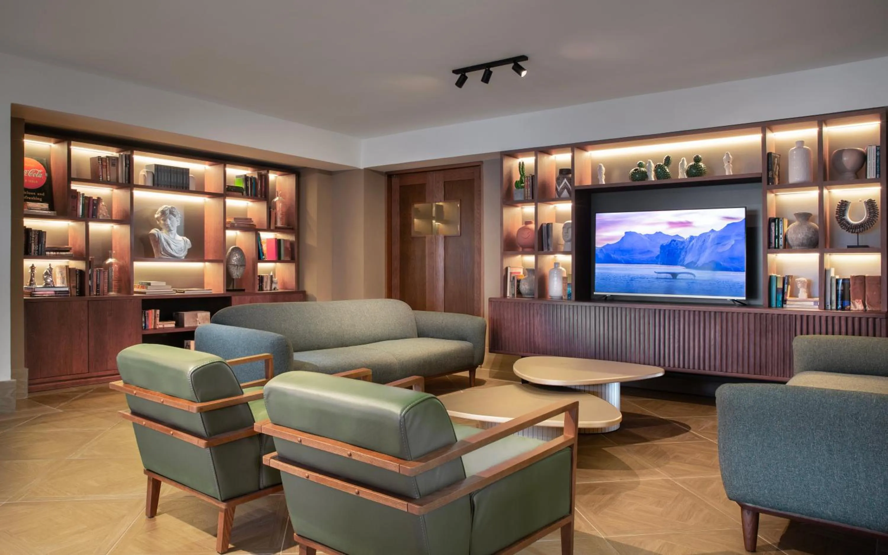 Communal lounge/ TV room in Camp David Ranch