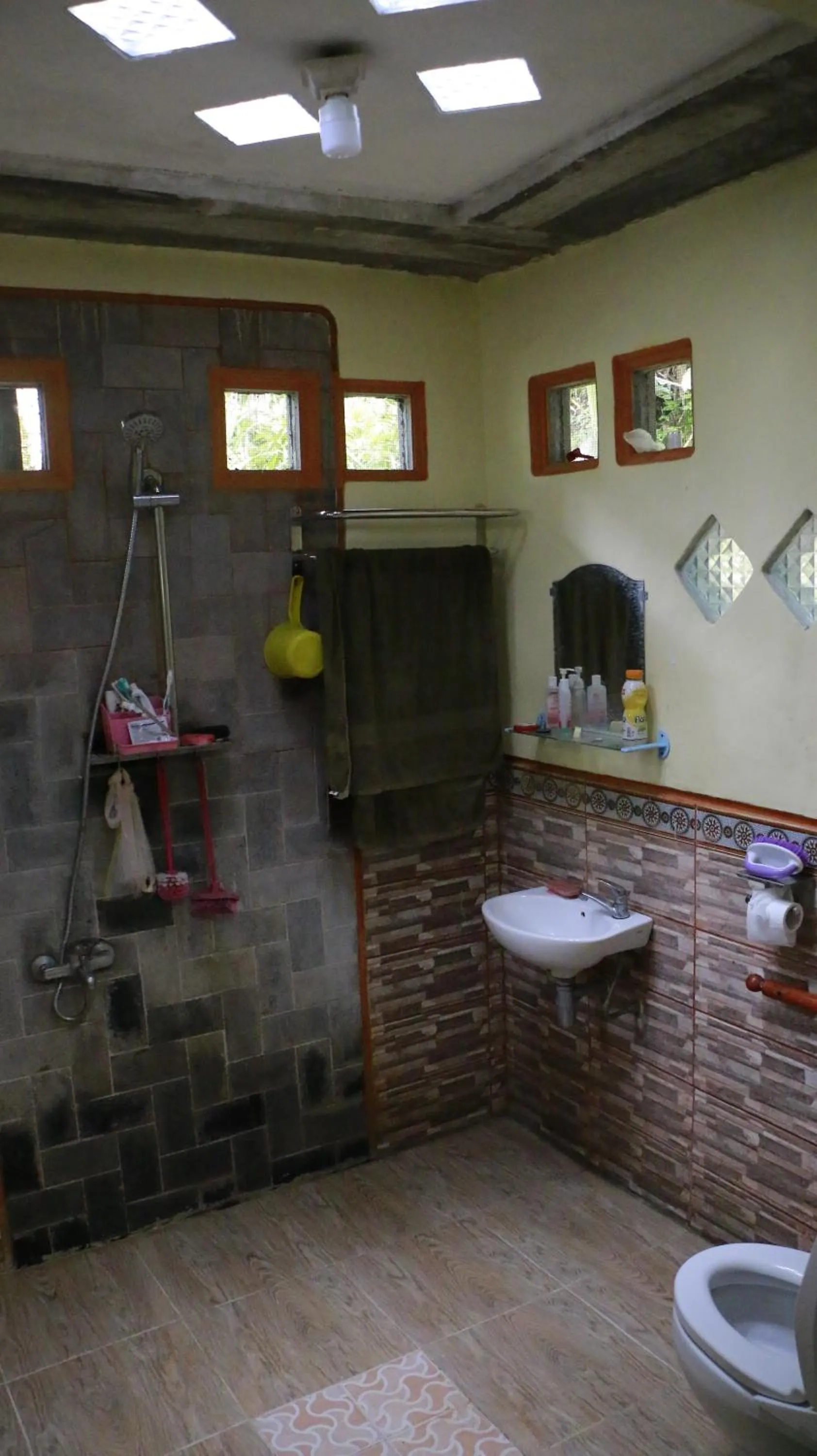 Bathroom in Homestay ENDRO