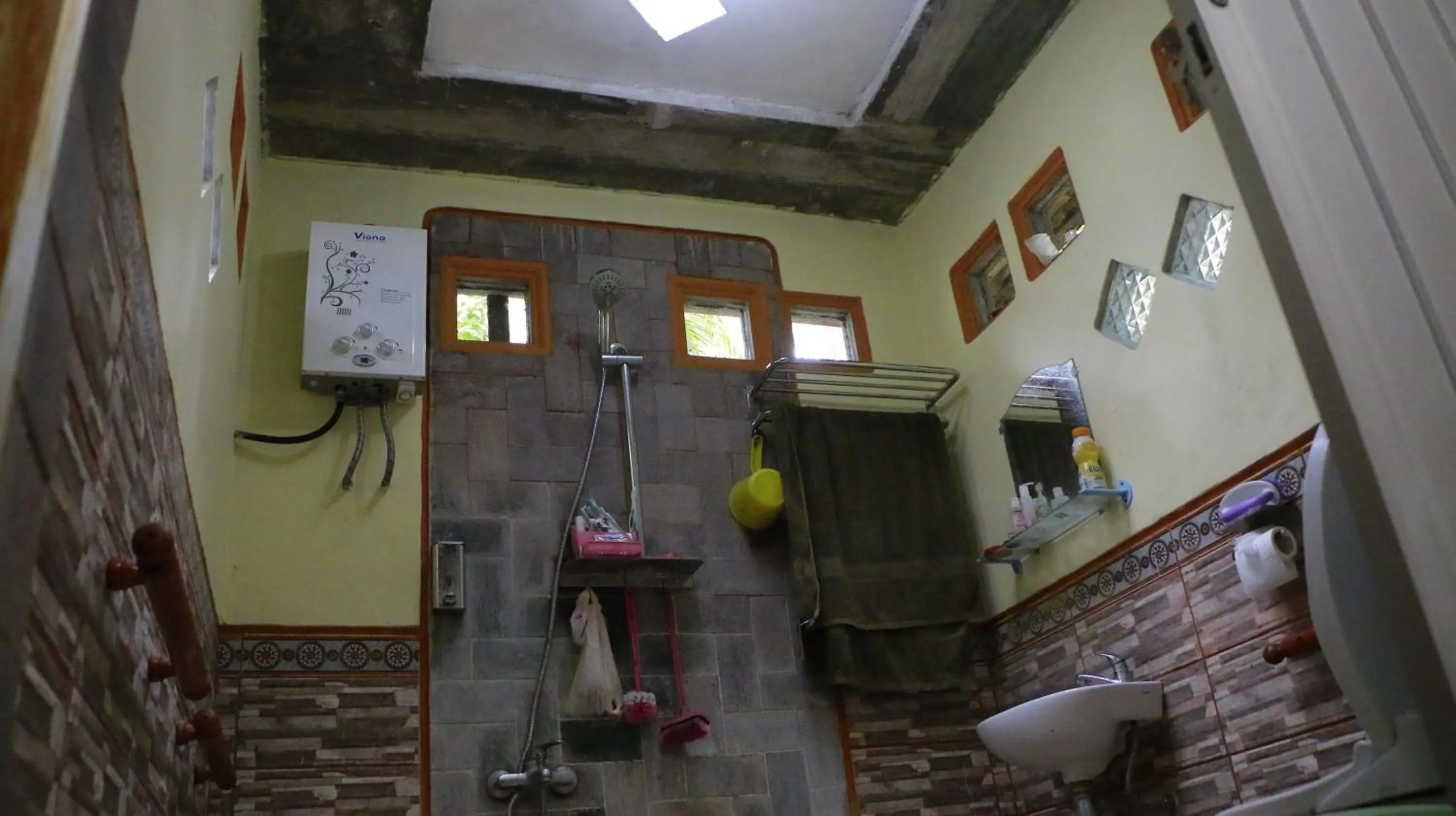 Bathroom in Homestay ENDRO