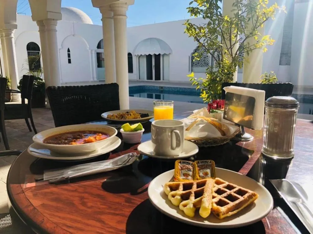 Breakfast in Aldea del Bazar