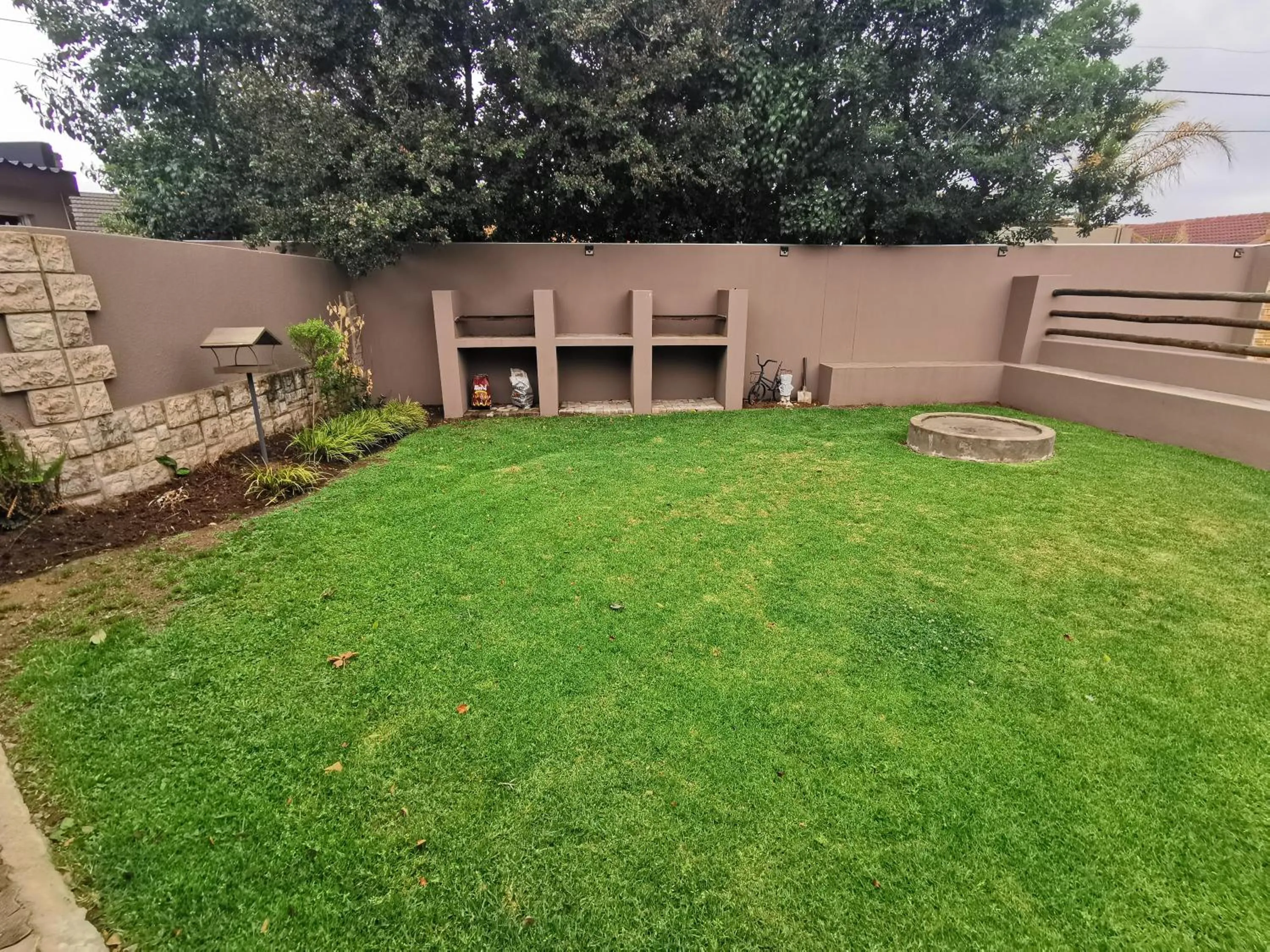 Garden in Up21 Guest House