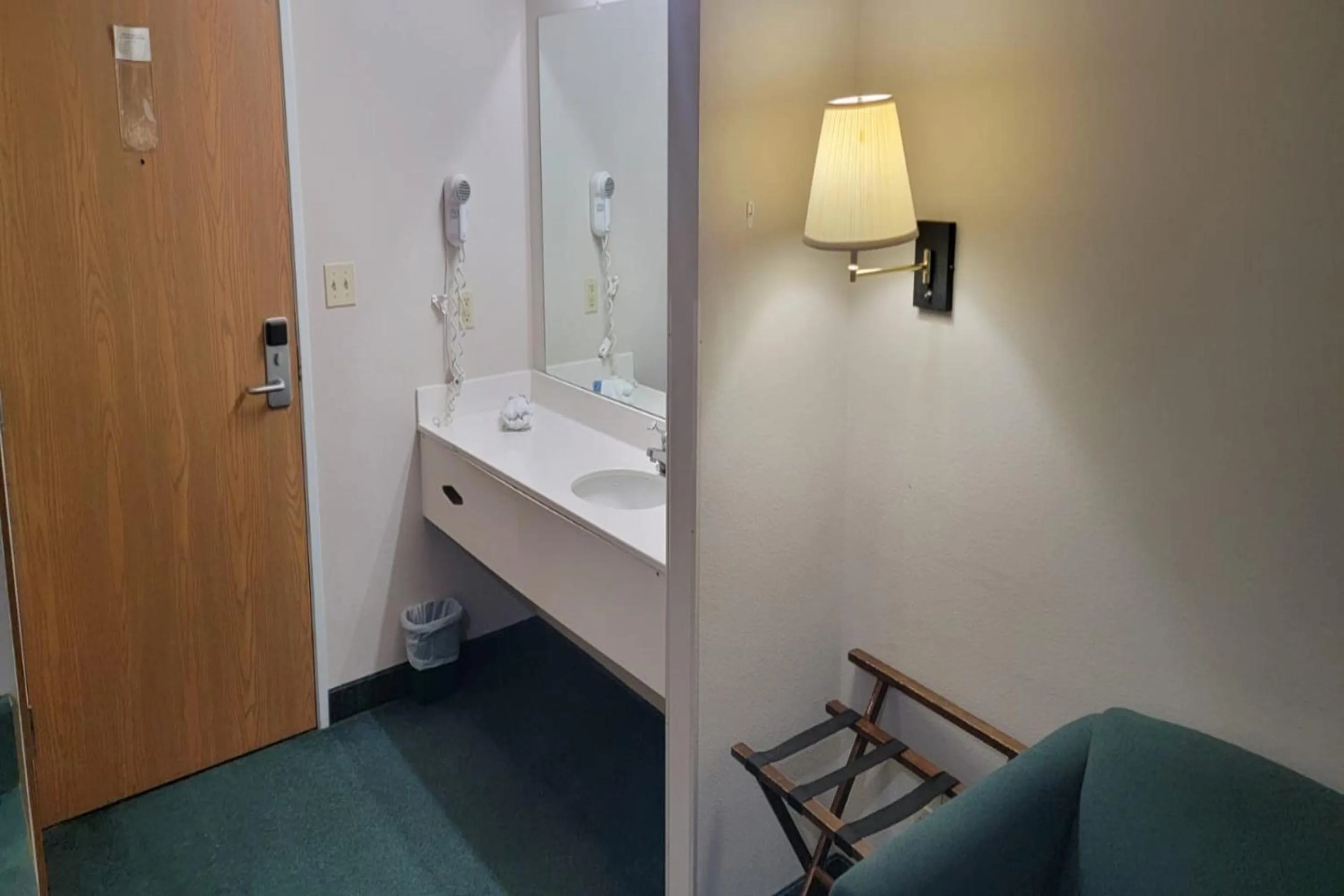 Bedroom in HomeTown Inn By OYO Texhoma, OK