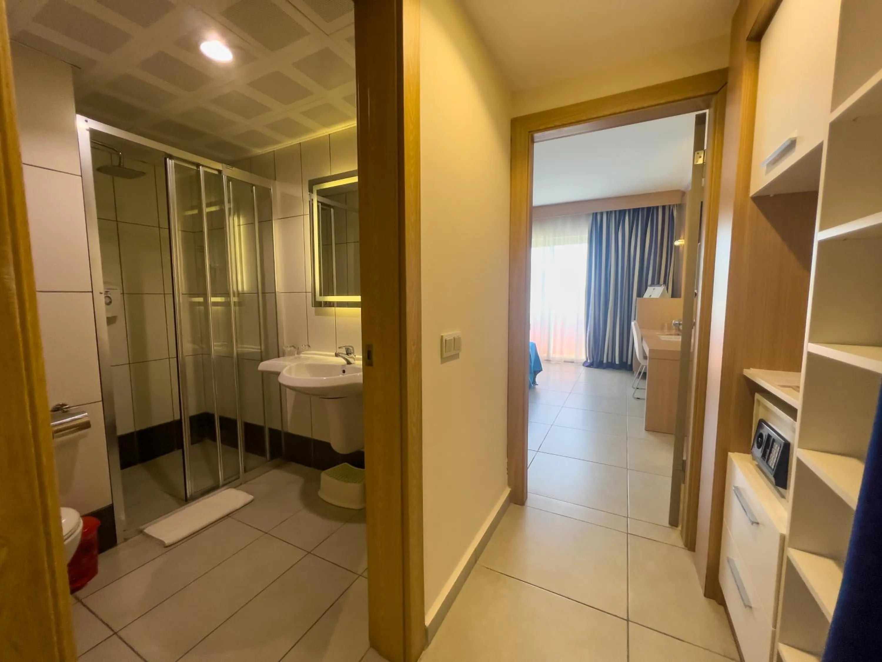 Shower in AQI Pegasos World