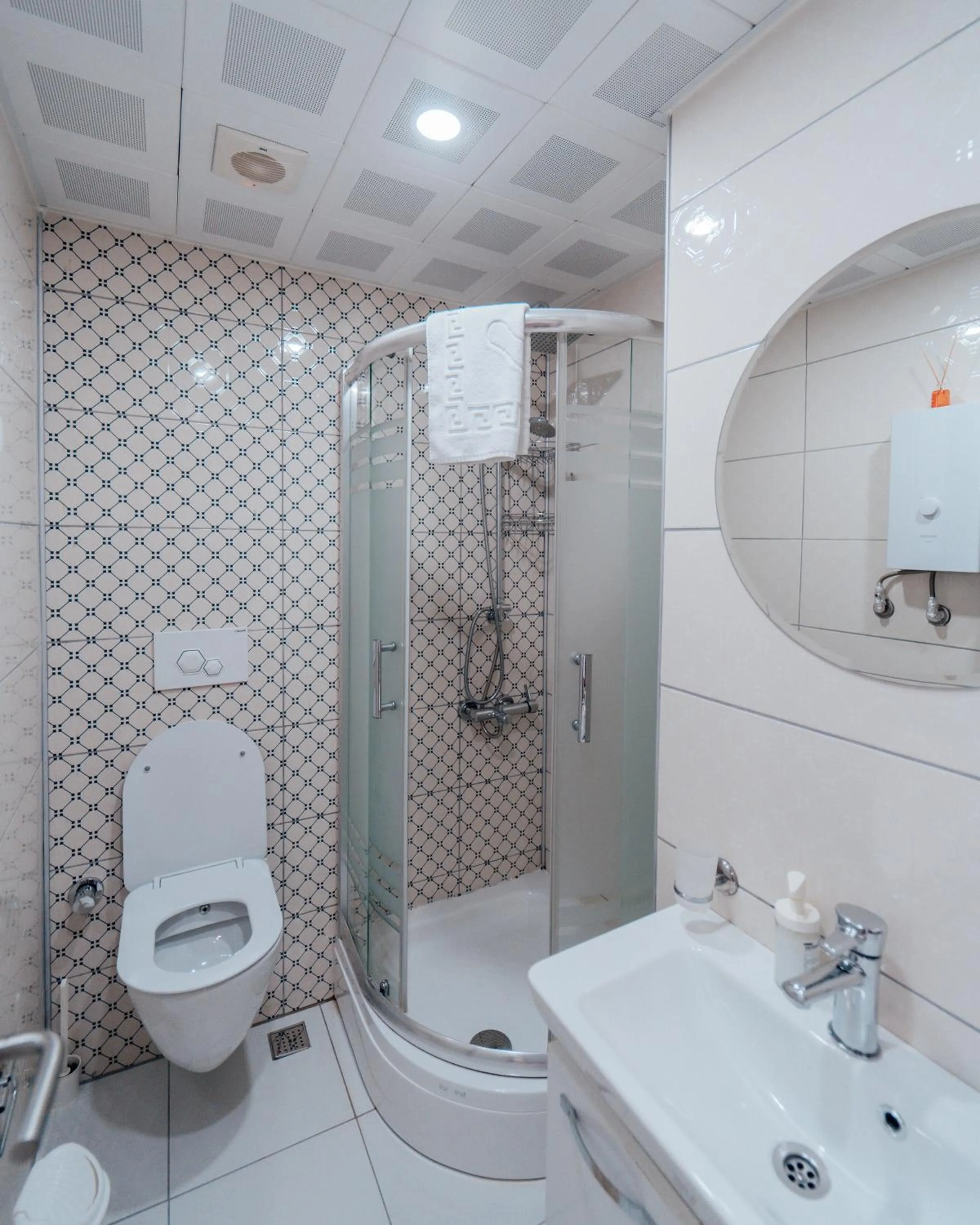 Shower in Fortunella Suites